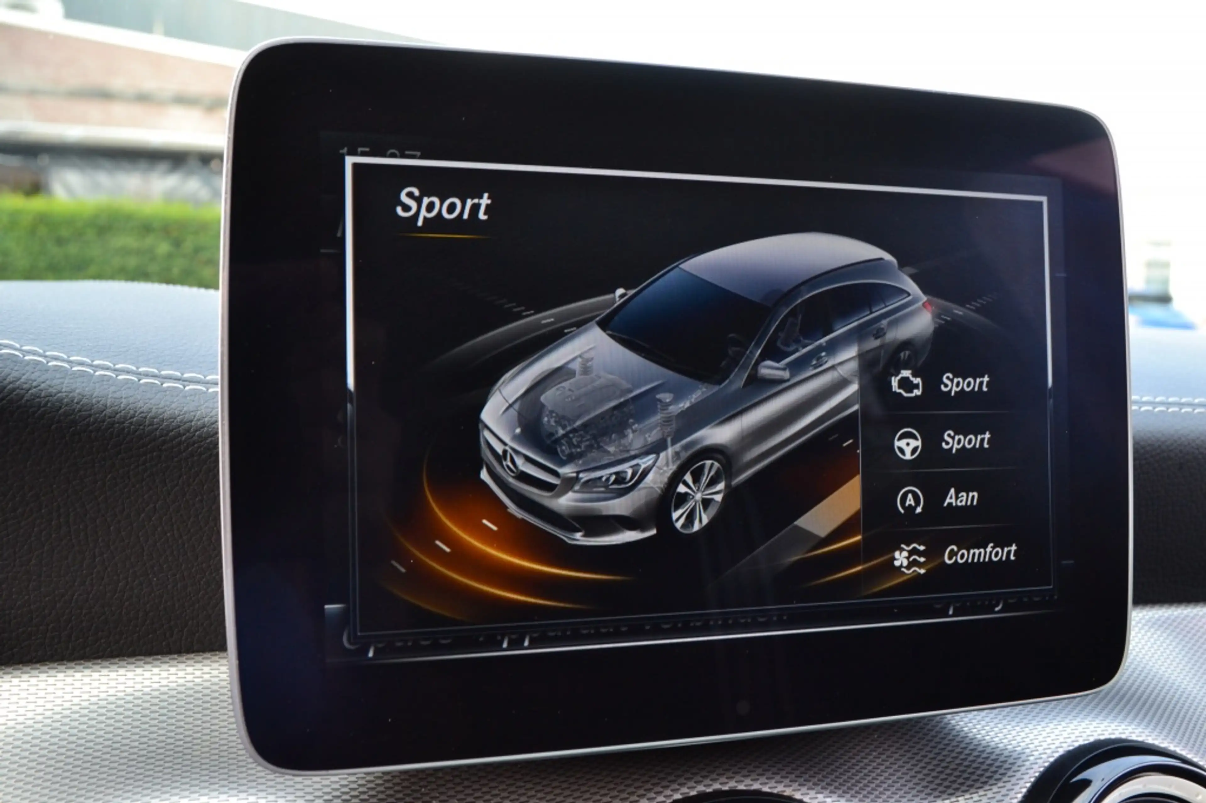 Mercedes-Benz CLA 180 Shooting Brake AMG Edition Camera/LED/Keyless/18'' — photo 33