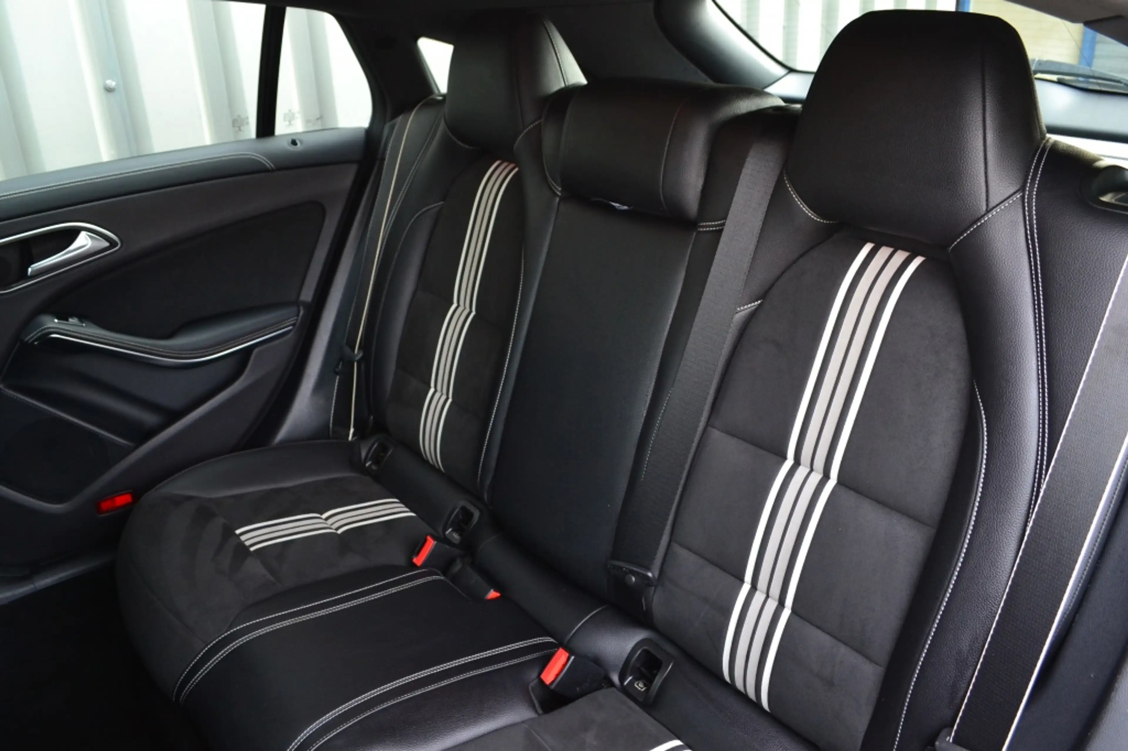 Mercedes-Benz CLA 180 Shooting Brake AMG Edition Camera/LED/Keyless/18'' — photo 12