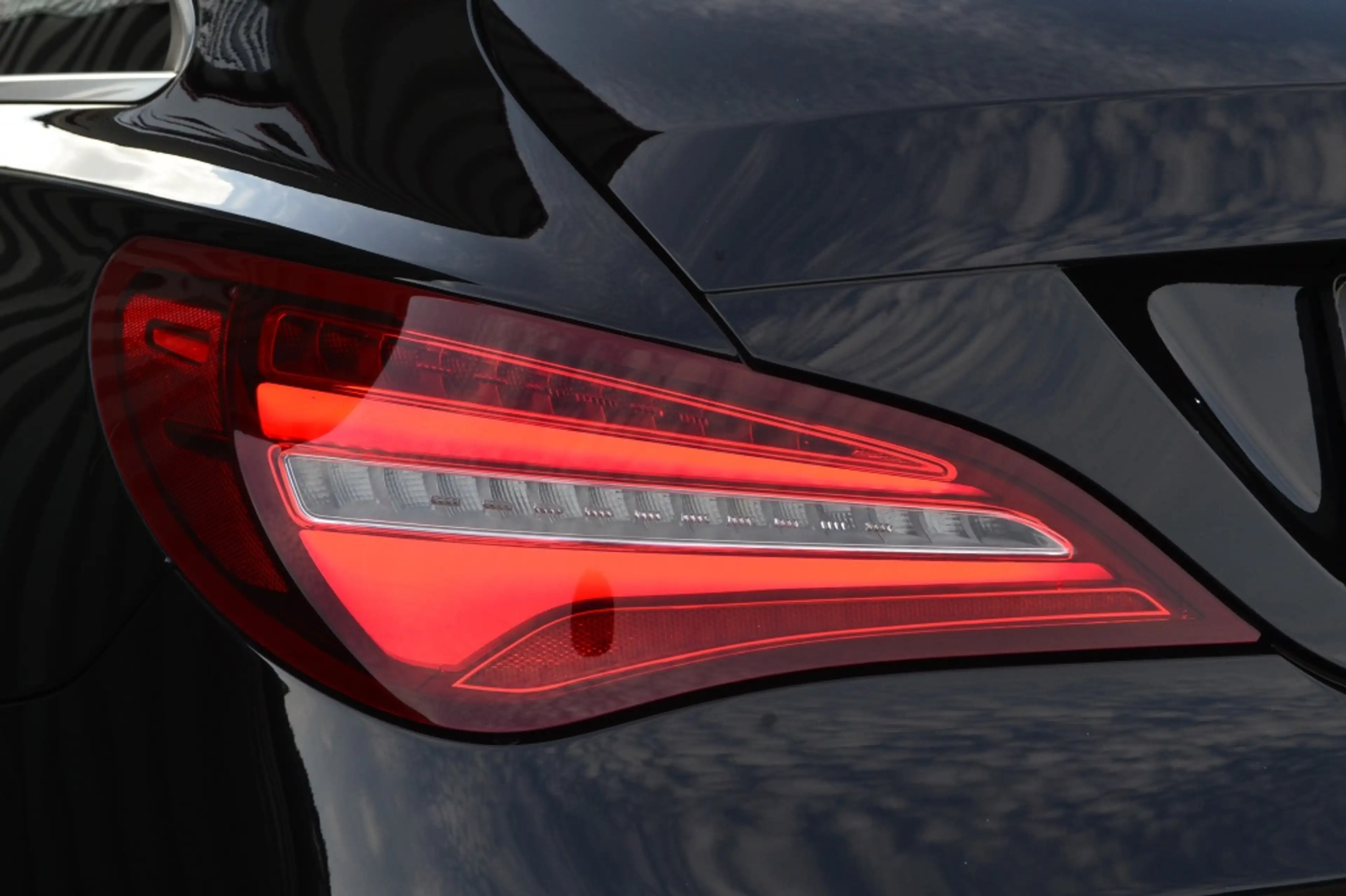 Mercedes-Benz CLA 180 Shooting Brake AMG Edition Camera/LED/Keyless/18'' — photo 22