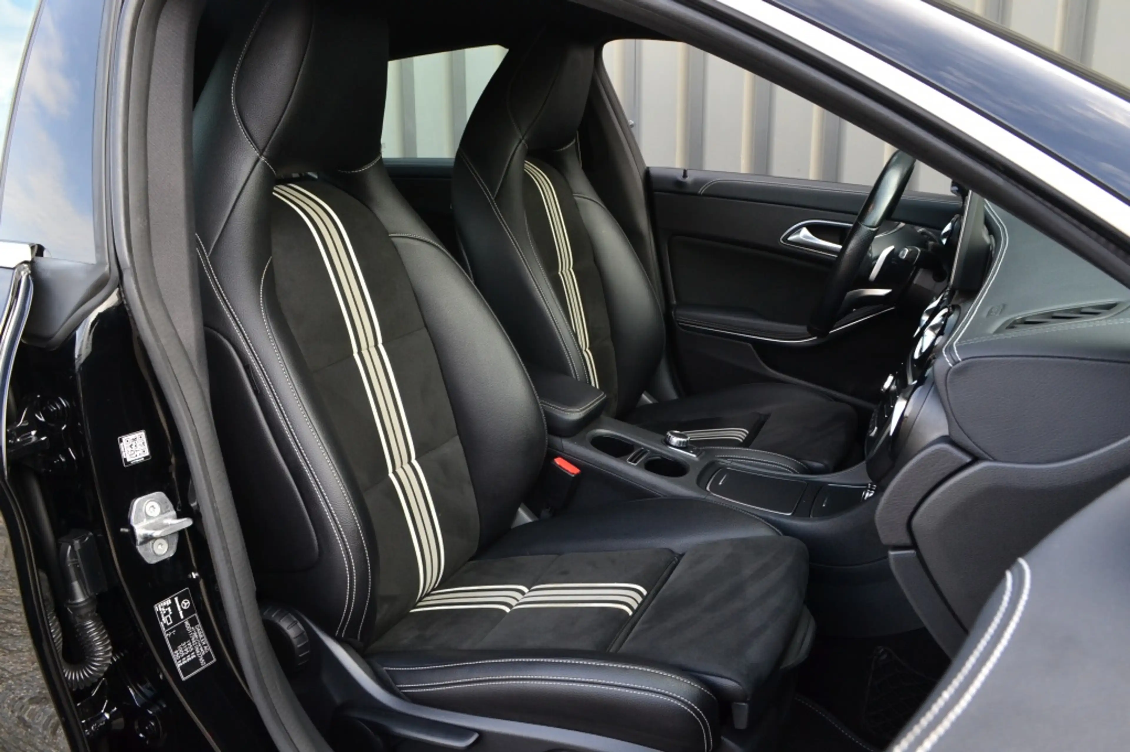 Mercedes-Benz CLA 180 Shooting Brake AMG Edition Camera/LED/Keyless/18'' — photo 10