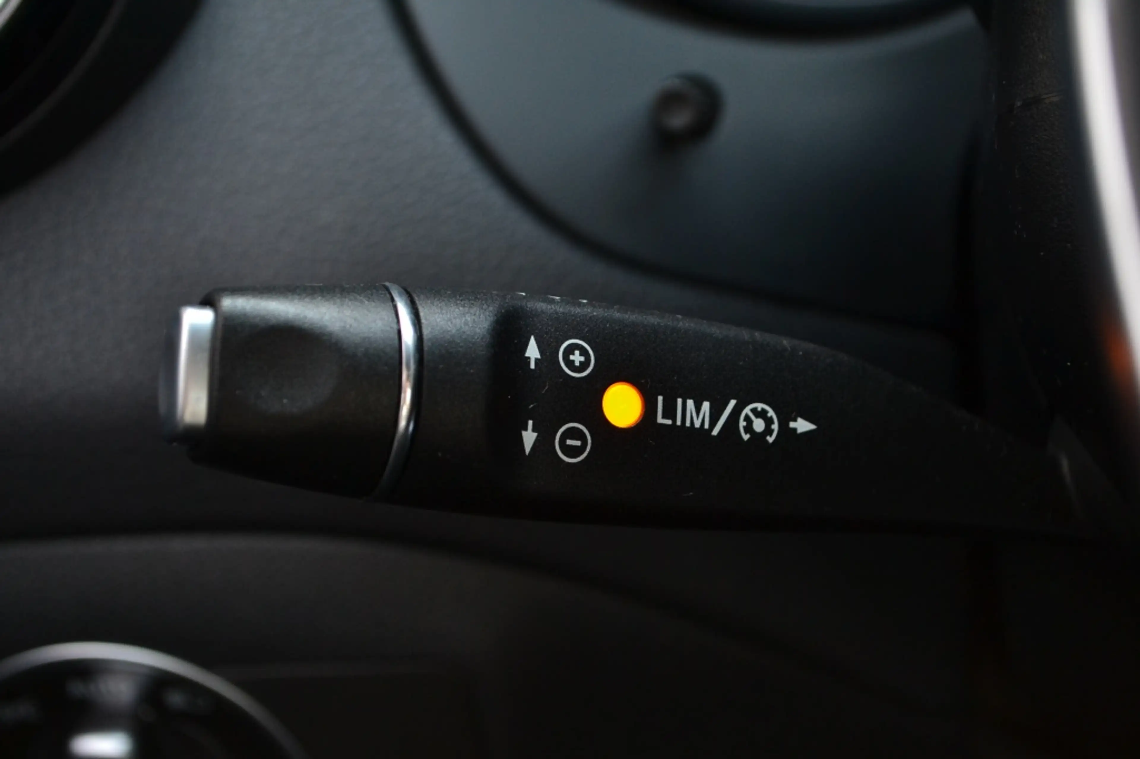 Mercedes-Benz CLA 180 Shooting Brake AMG Edition Camera/LED/Keyless/18'' — photo 40