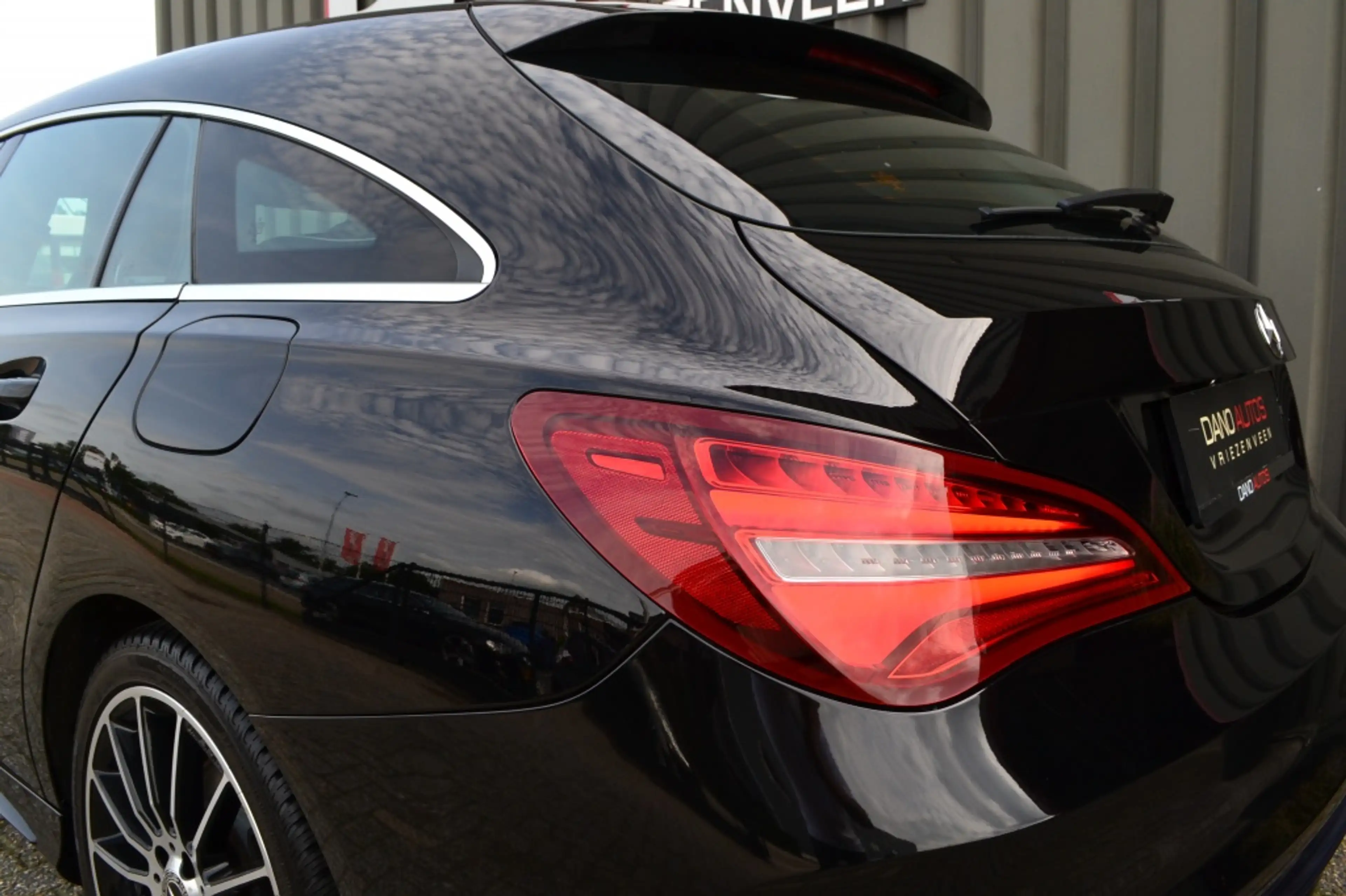 Mercedes-Benz CLA 180 Shooting Brake AMG Edition Camera/LED/Keyless/18'' — photo 16
