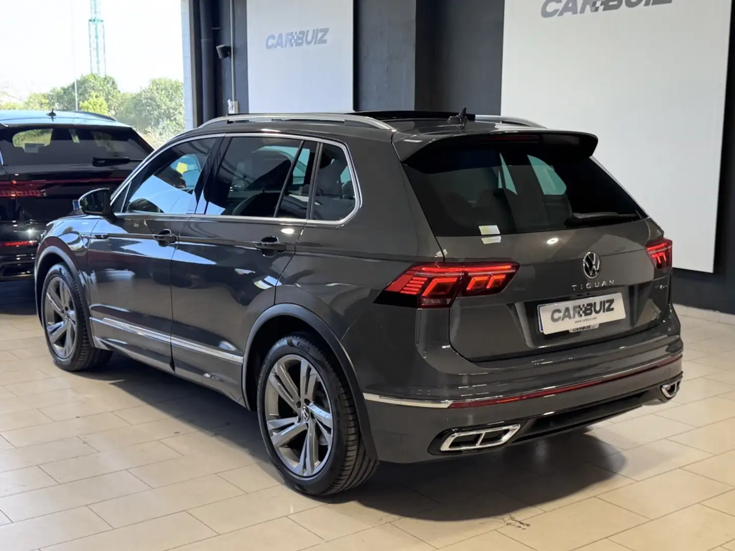Volkswagen Tiguan 2.0TDI R-Line 4Motion DSG 110kW Gris - 2