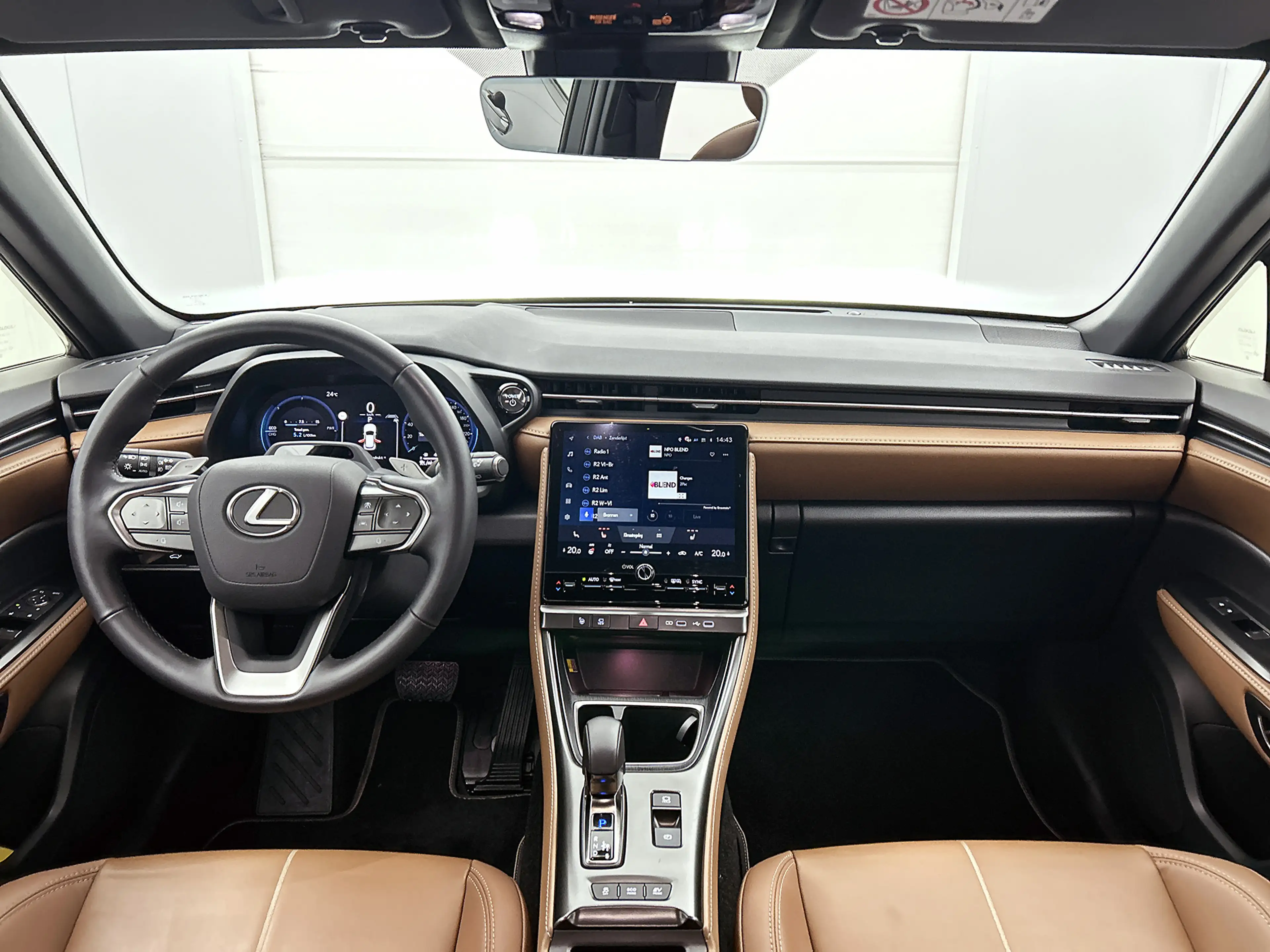 Lexus LBX Relax 2WD Advanced Pack | BTW voertuig | Mark Levi — photo 4