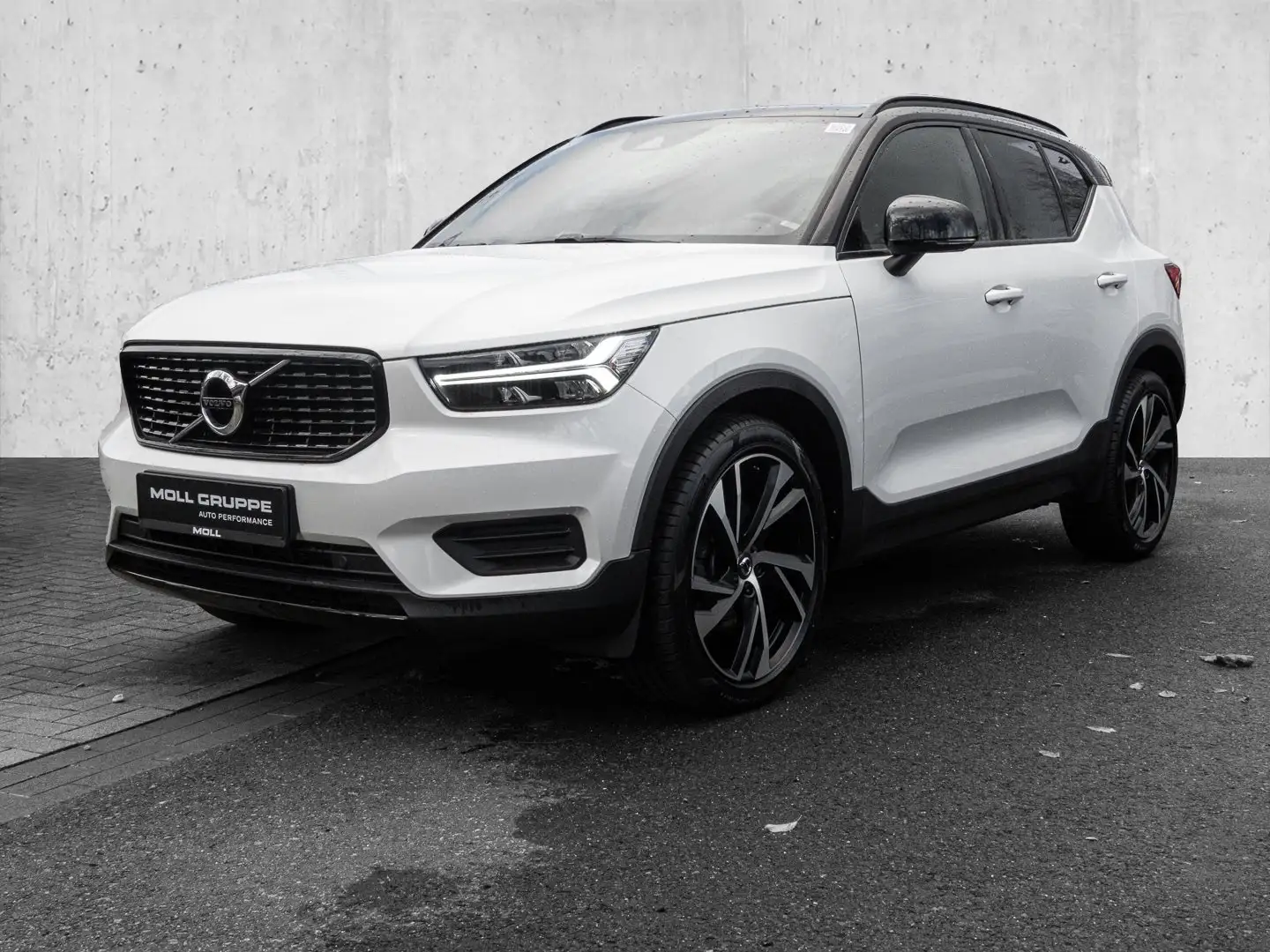 Volvo XC40 B4 2WD R-Design Pano LED Weiß - 2
