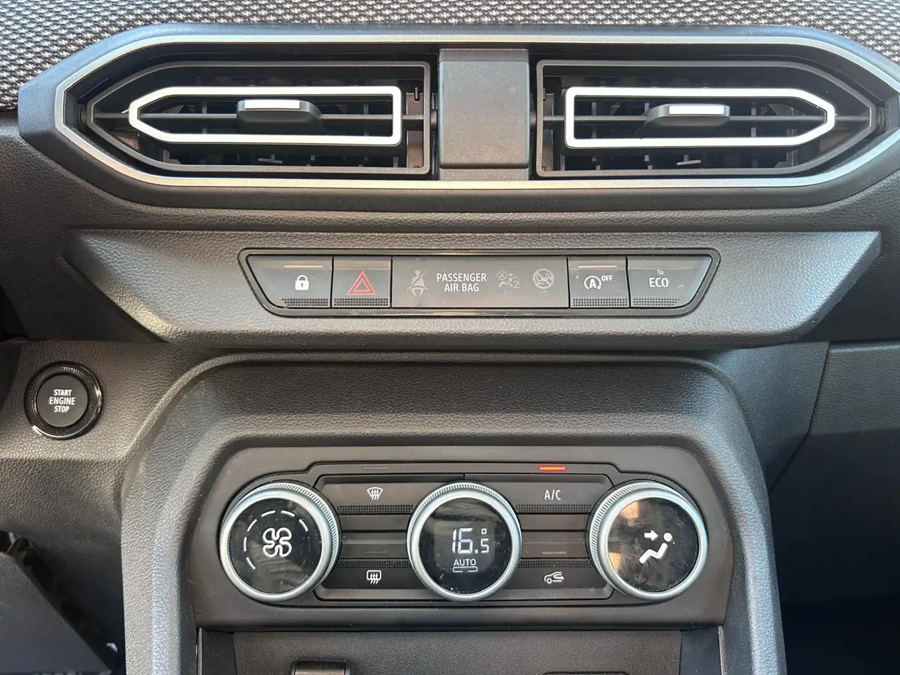 Dacia Sandero Sandero — photo 17