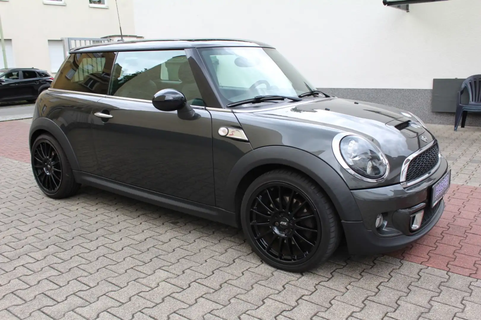 MINI Cooper S (Navi/Pano/Harman Kardon/Leder) Gri - 2