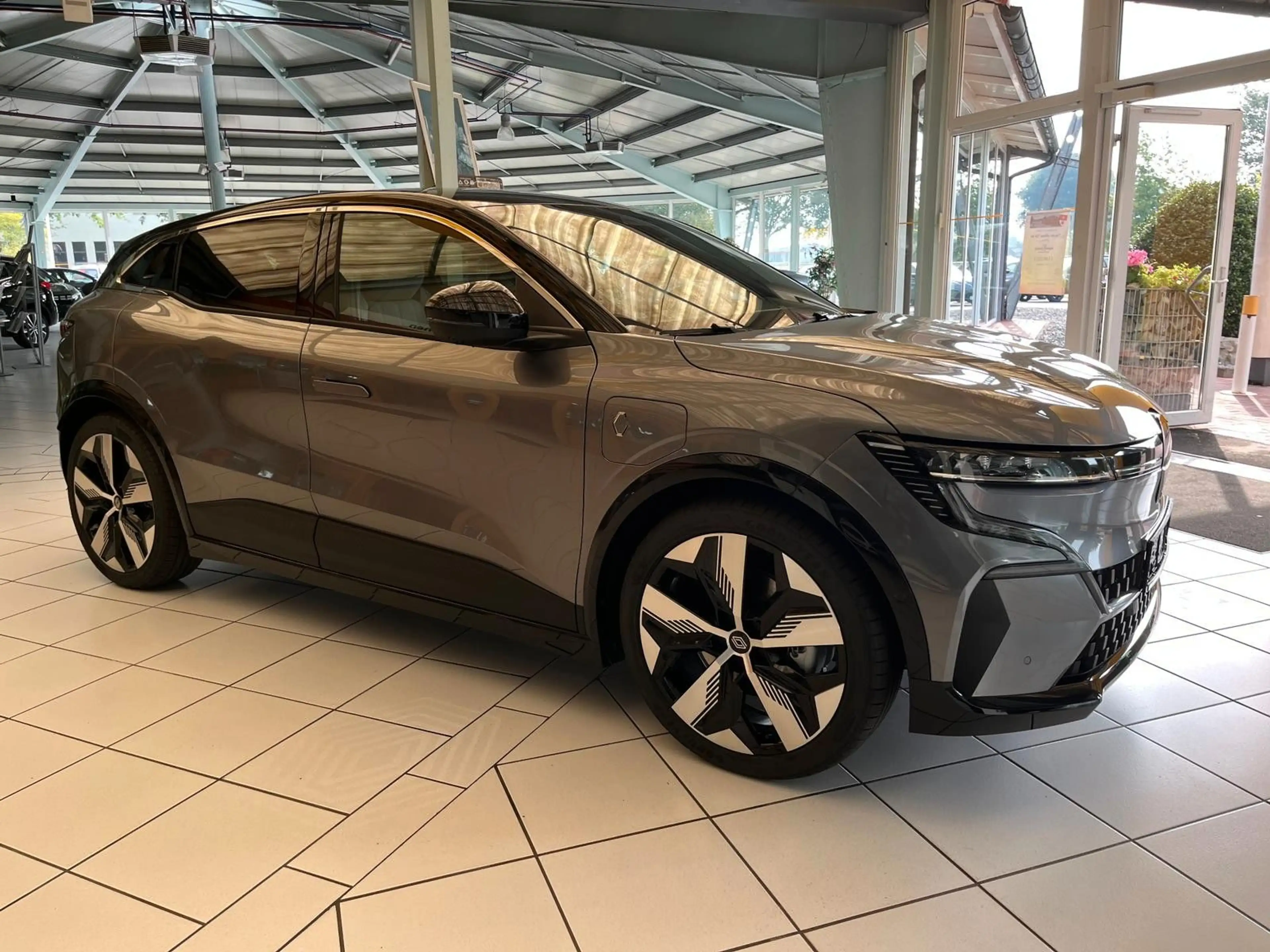 Renault Megane E-Tech Megane E-Tech Techno EV60 220HP Comfort Range — photo 2