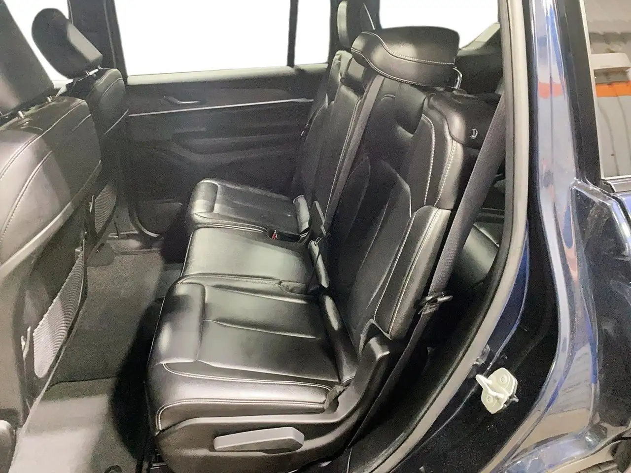 Jeep Grand Cherokee photo Jeep Grand Cherokee