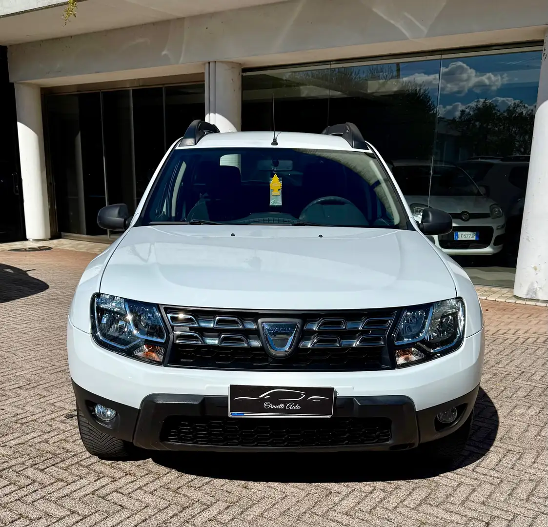 Dacia Duster 1.6 Laureate Gpl 4x2 105cv GPL VALIDO FINO 2034 Bianco - 2