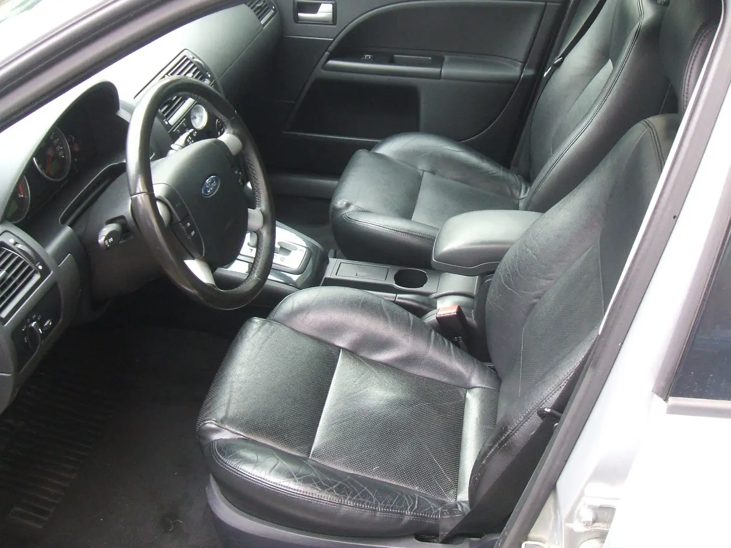 Ford Mondeo 2.5 V6 KOMBI*VOLL-EXTRA*LEDER*XENON*AHK*TÜV-NEU Silber - 2