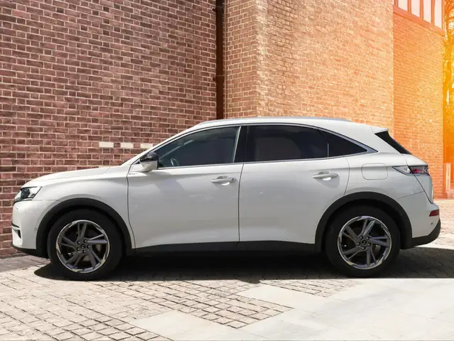 DS Automobiles DS 7 Crossback view 3