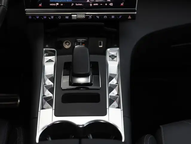 DS Automobiles DS 7 Crossback view 15