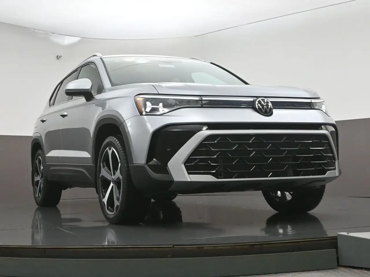 Volkswagen Taos снимка Volkswagen Taos