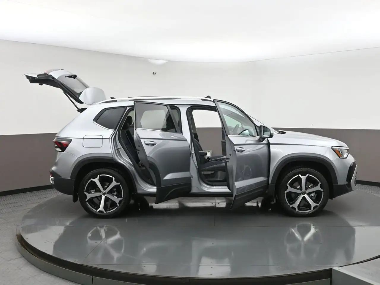 Volkswagen Taos снимка Volkswagen Taos