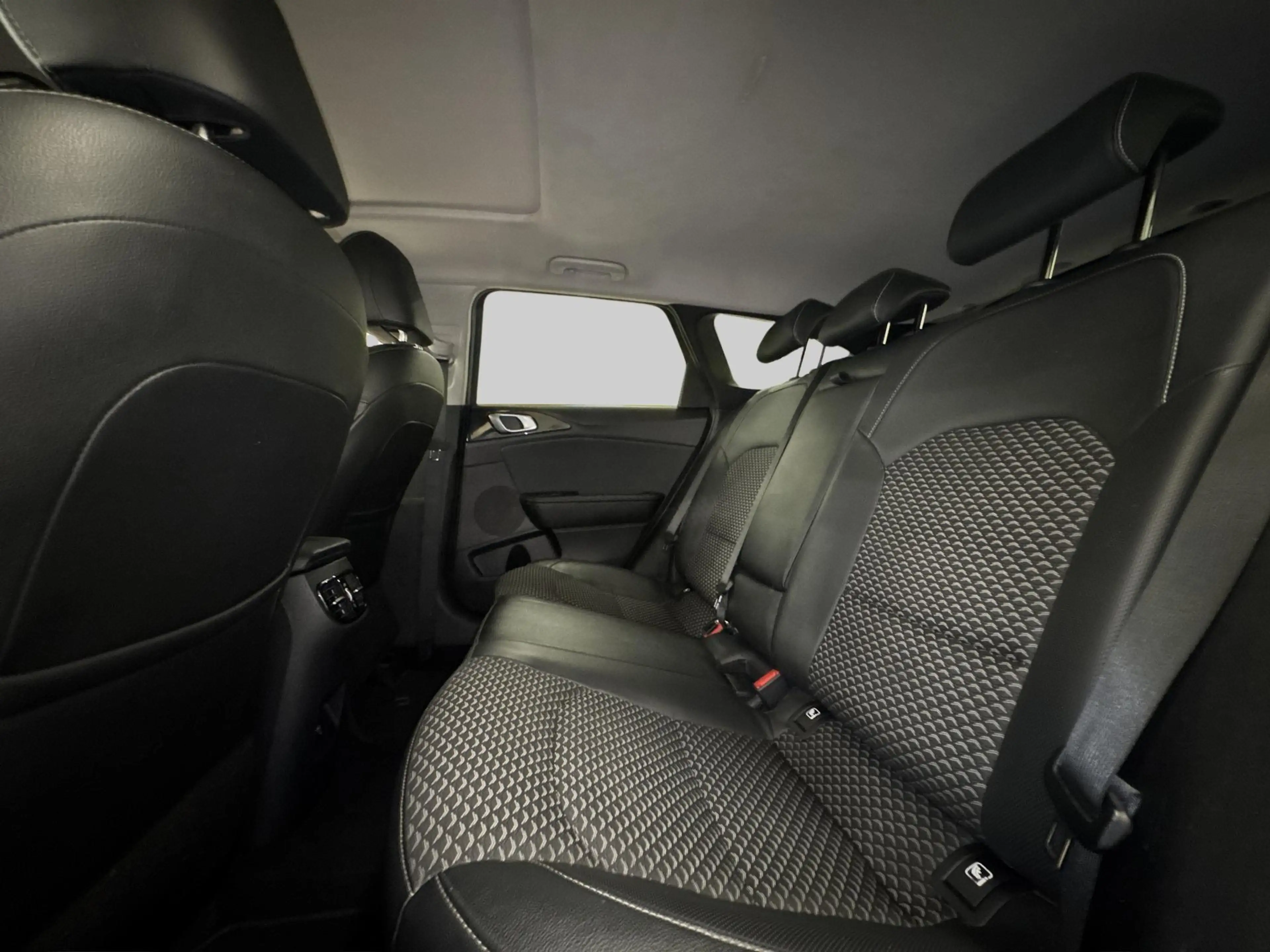 Kia Ceed SW / cee'd SW Sportswagon 1.0 T-GDi ExecutiveLine | Achteruitrij — photo 6