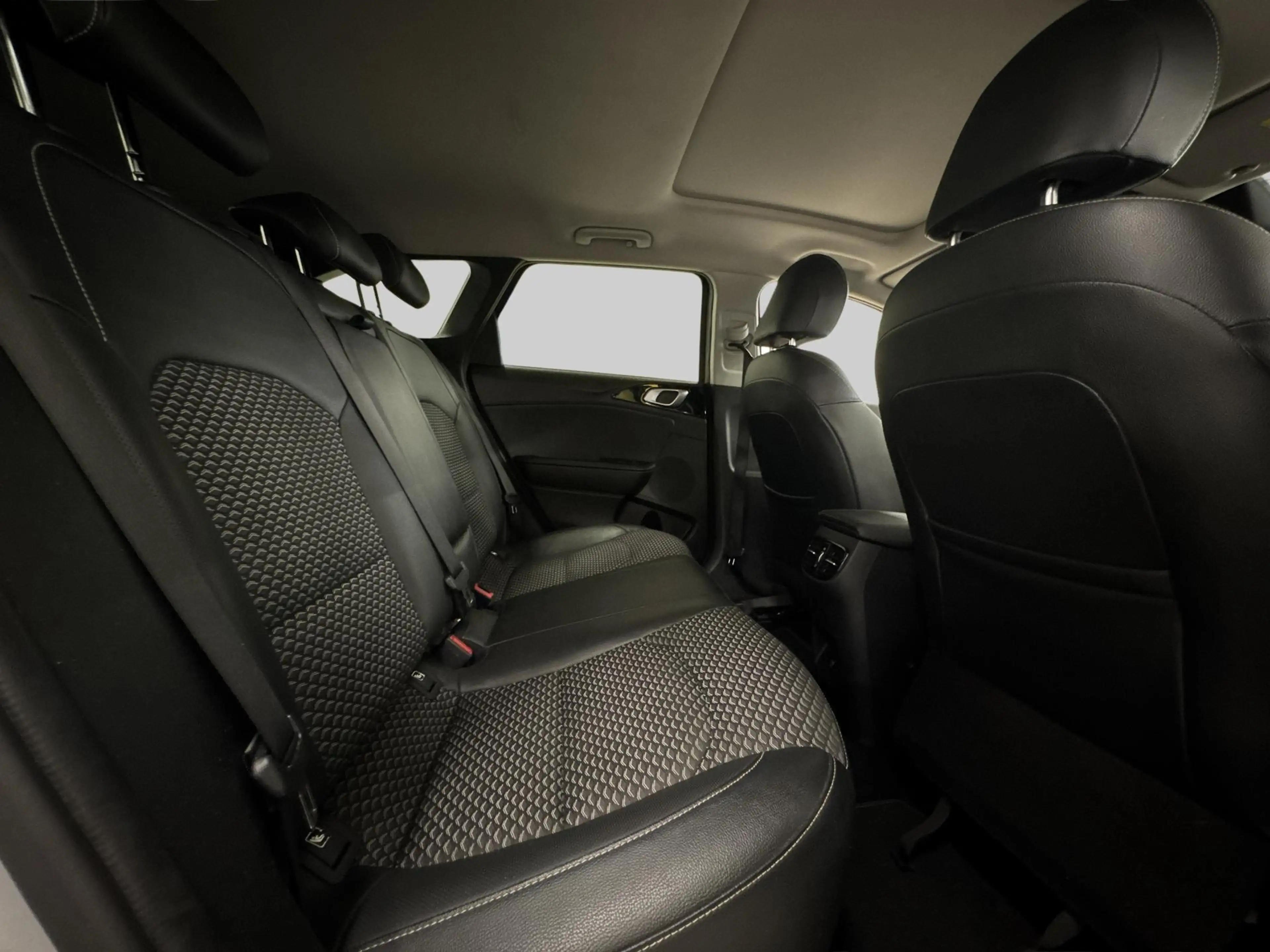 Kia Ceed SW / cee'd SW Sportswagon 1.0 T-GDi ExecutiveLine | Achteruitrij — photo 14