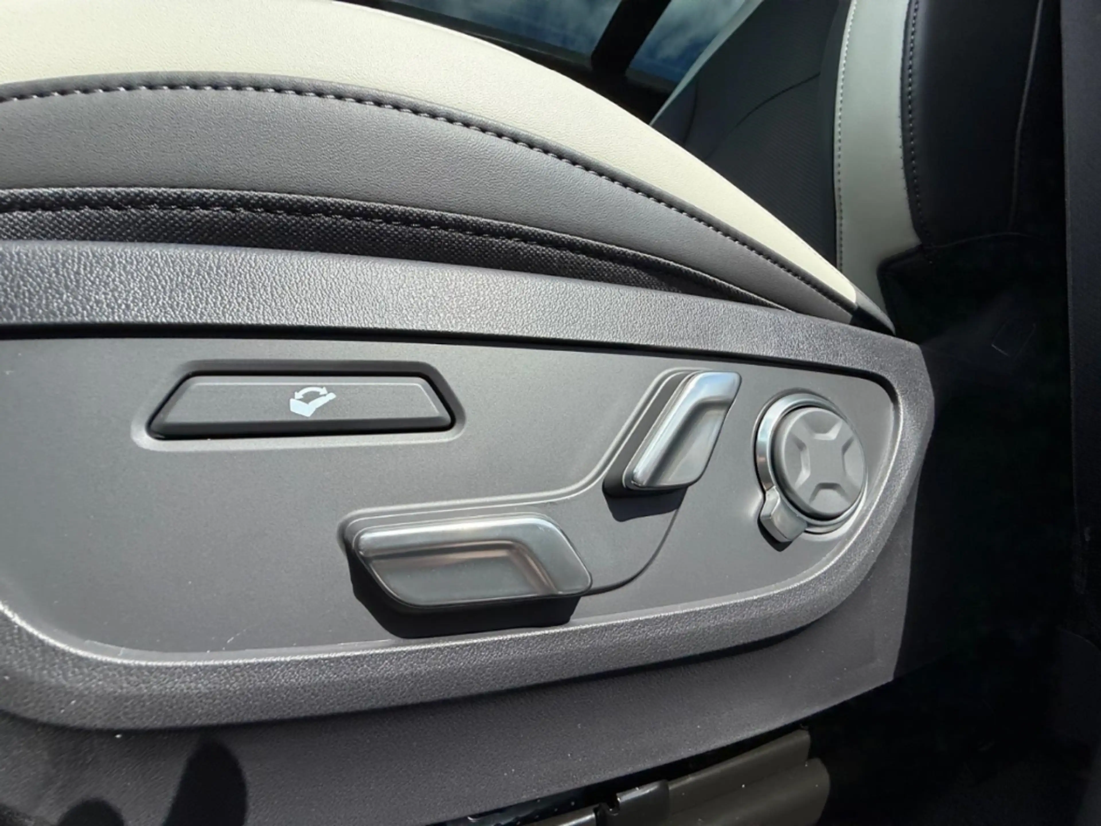 Kia EV5 GT-Line Glasdach Drive 81,4-kWh ACC Massage Head-U — photo 15