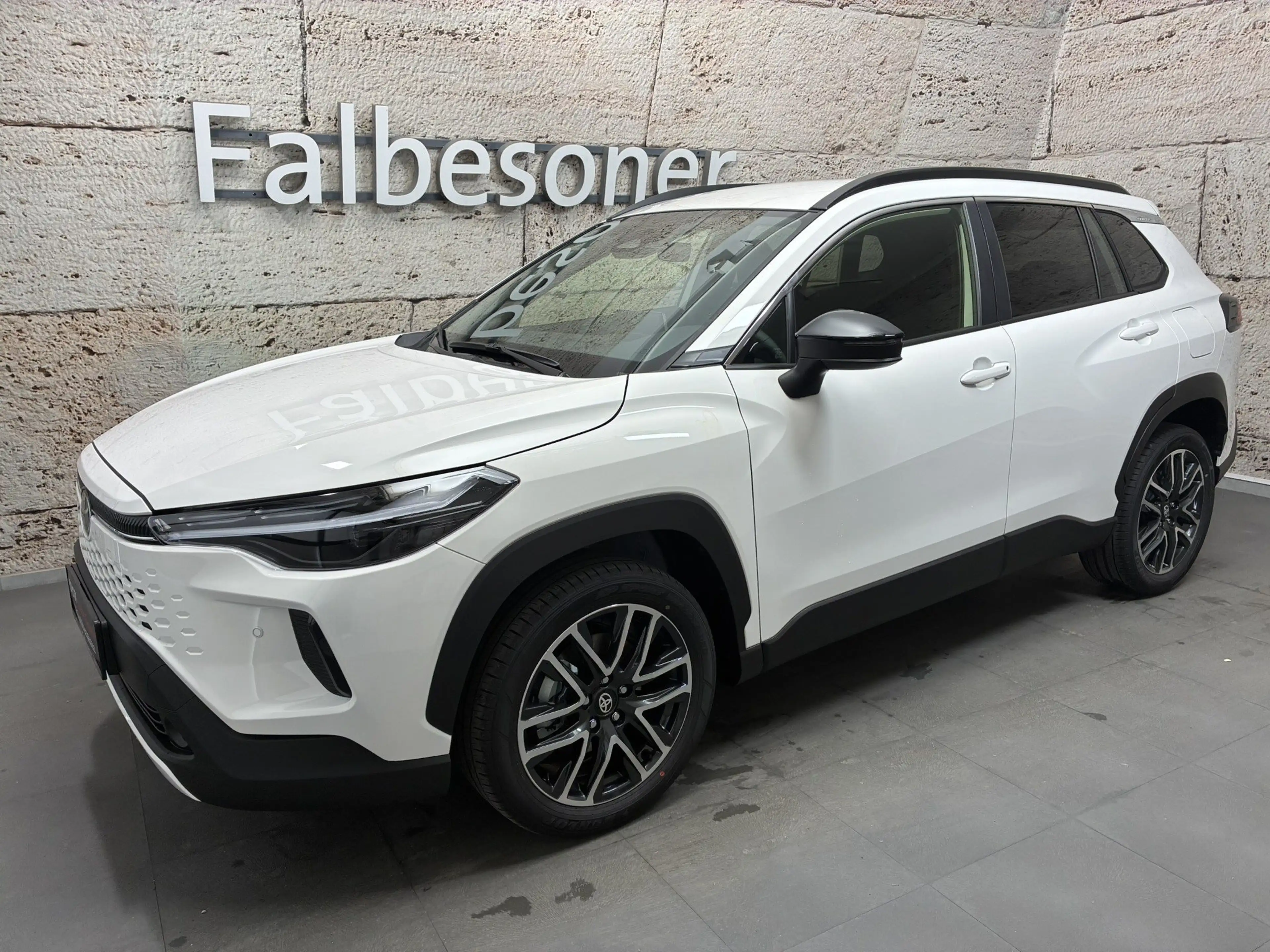 Toyota Corolla Cross 1,8 Hybrid Teamplayer — photo 2
