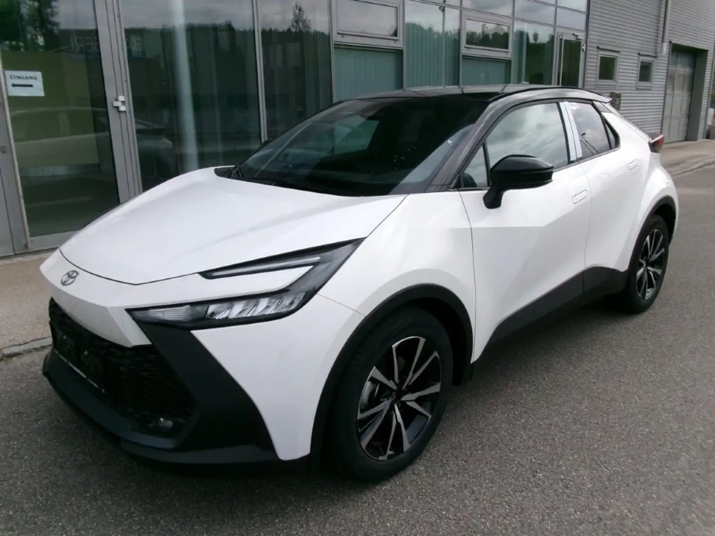Toyota C-HR 1,8 Hybrid E-CVT Active Drive !!! TOP ANGEBOT !!! Weiß - 1