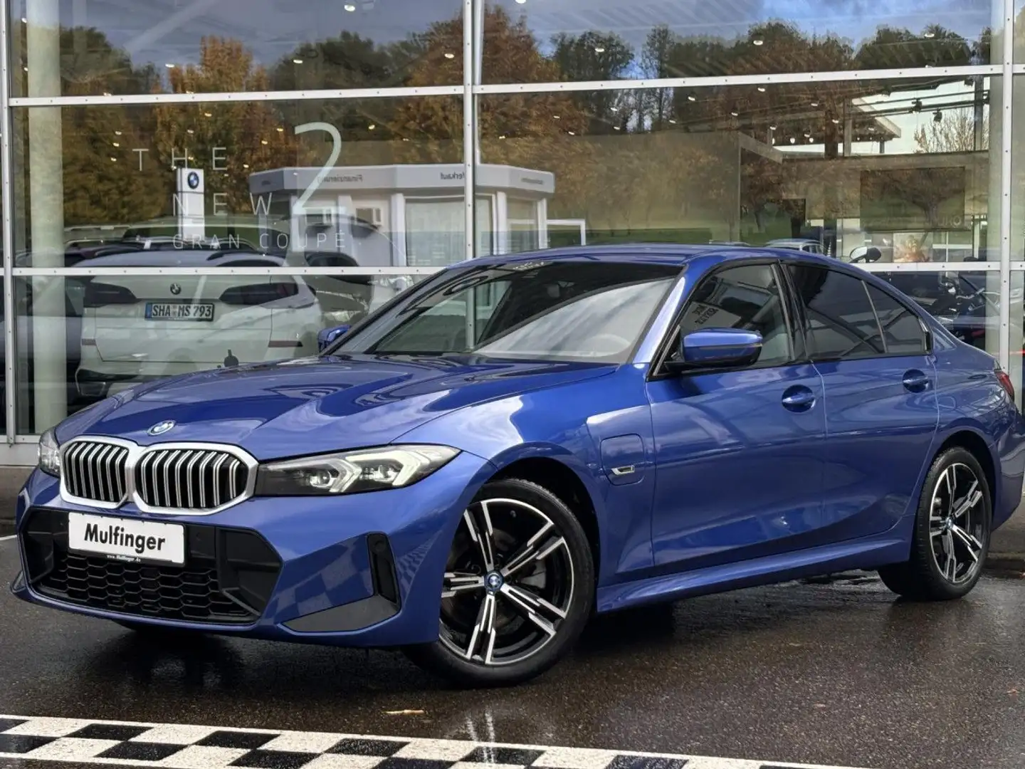 BMW 330 e M Sport DrivAss.Live-WideScreen Tempomat Navi Bleu - 2