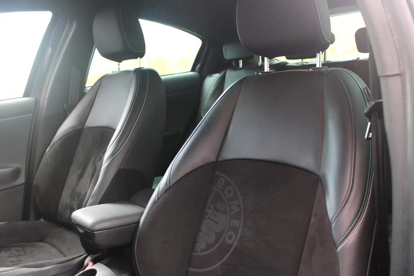 Alfa Romeo Giulietta 1.4 T 170PK AUTOMAAT QV-LINE | 18" LICHTMETALEN VE Grijs - 2