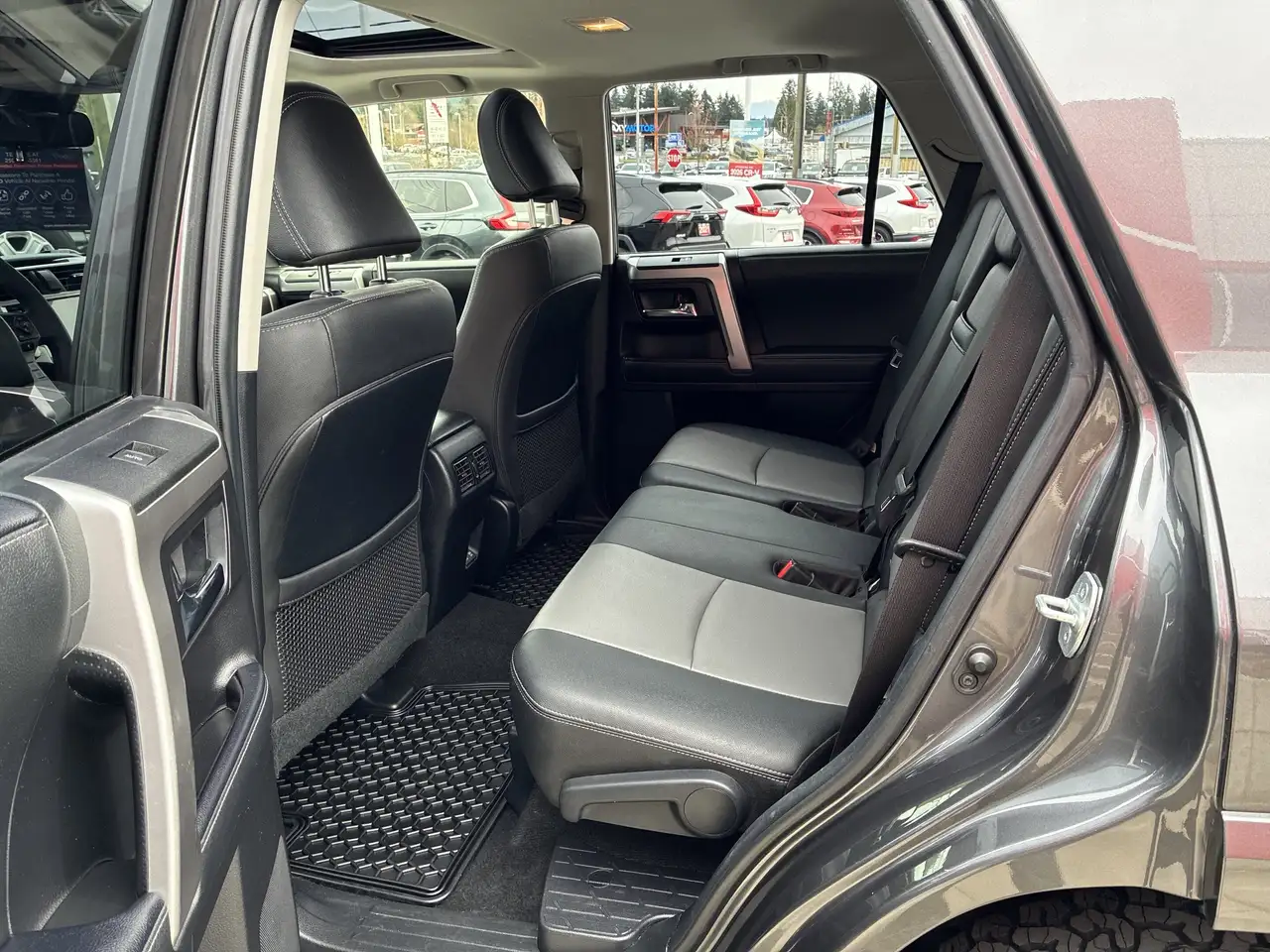 Toyota 4-Runner снимка Toyota 4-Runner