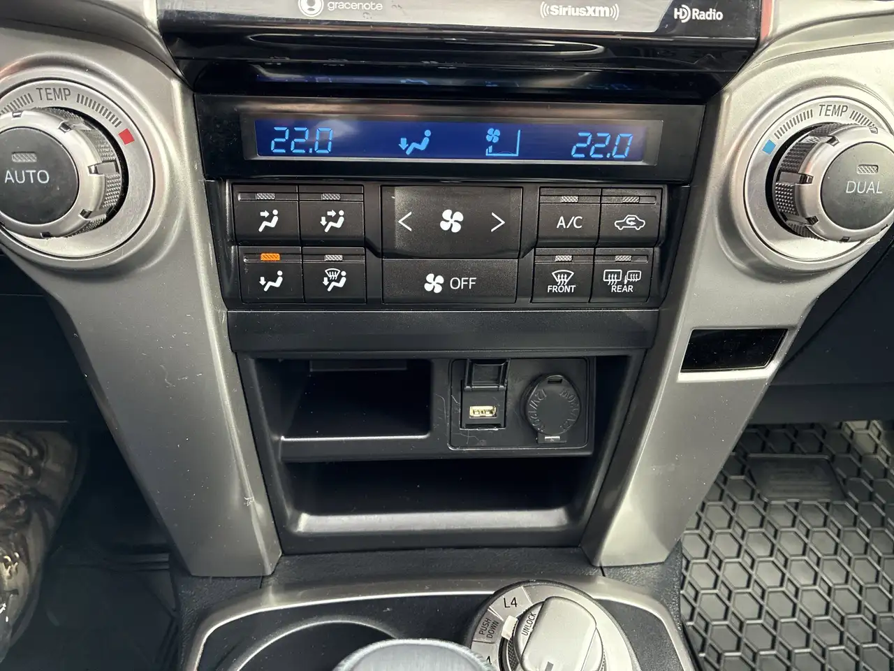 Toyota 4-Runner снимка Toyota 4-Runner