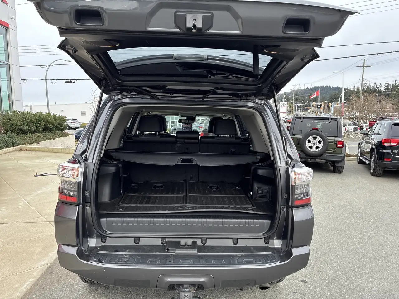 Toyota 4-Runner снимка Toyota 4-Runner