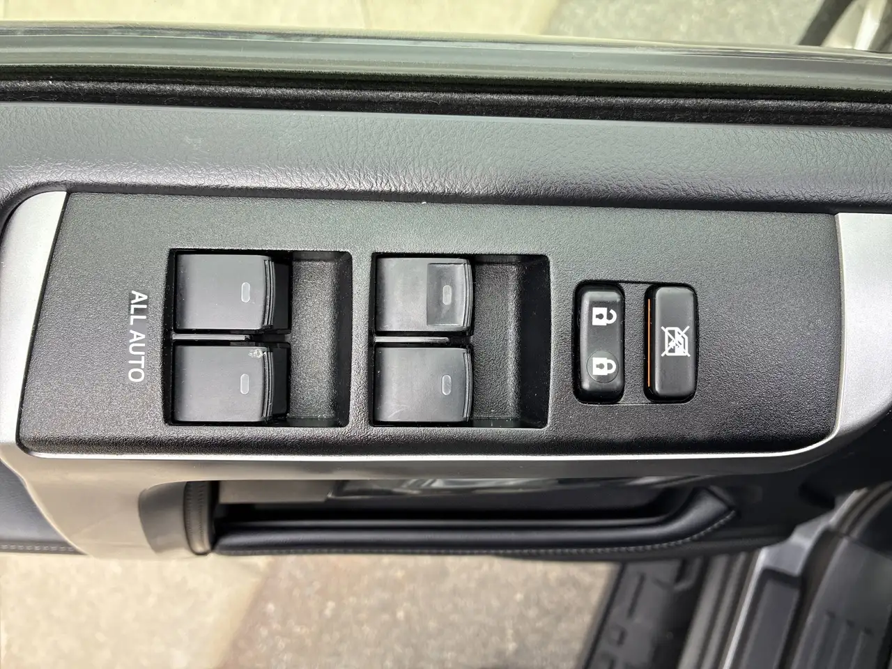 Toyota 4-Runner снимка Toyota 4-Runner