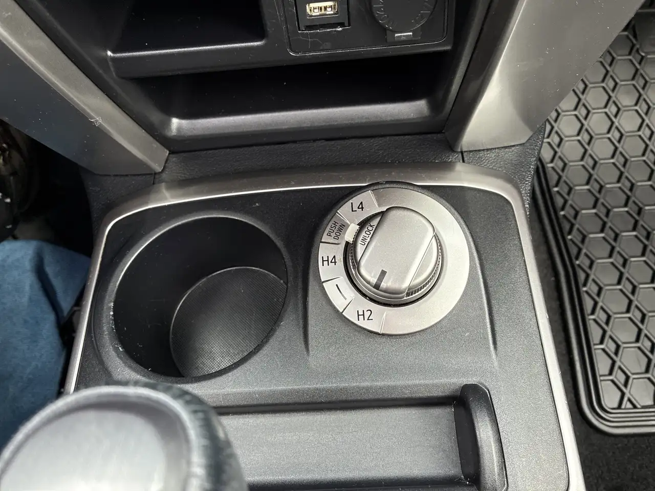 Toyota 4-Runner снимка Toyota 4-Runner
