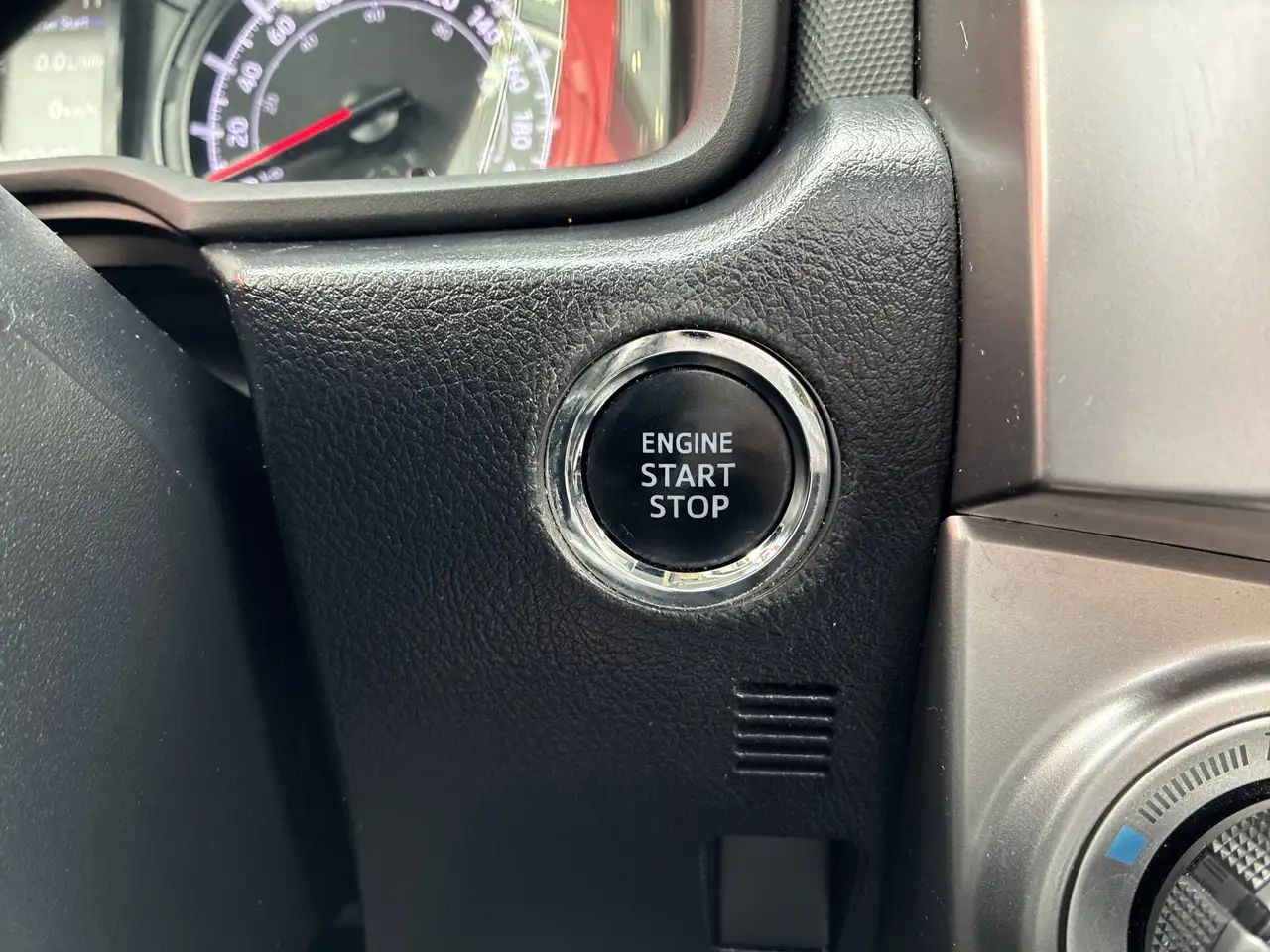 Toyota 4-Runner снимка Toyota 4-Runner