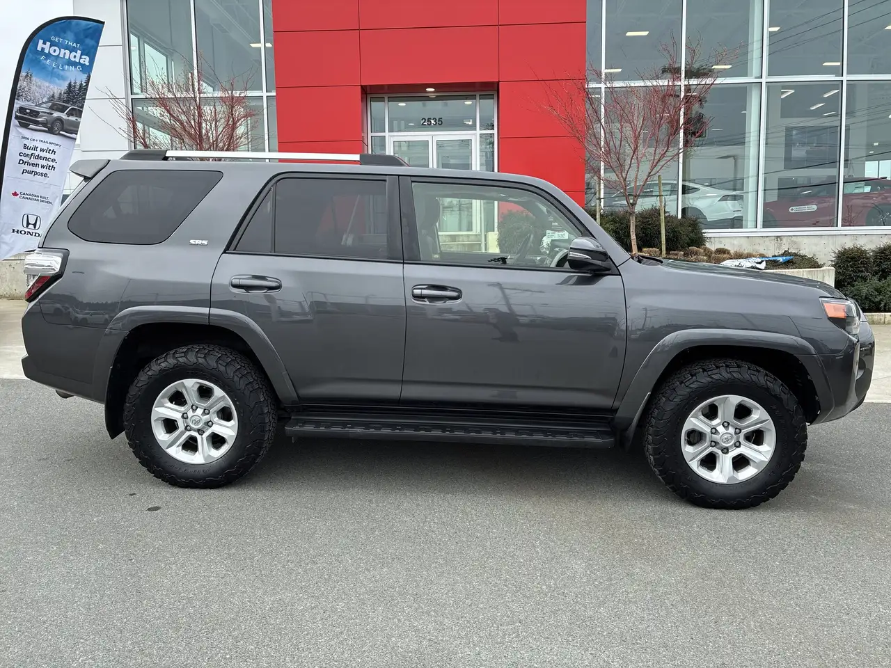 Toyota 4-Runner снимка Toyota 4-Runner