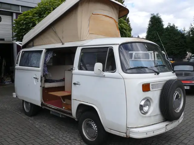 Volkswagen T2 Camper mit Aufstelldach und H Zulassung