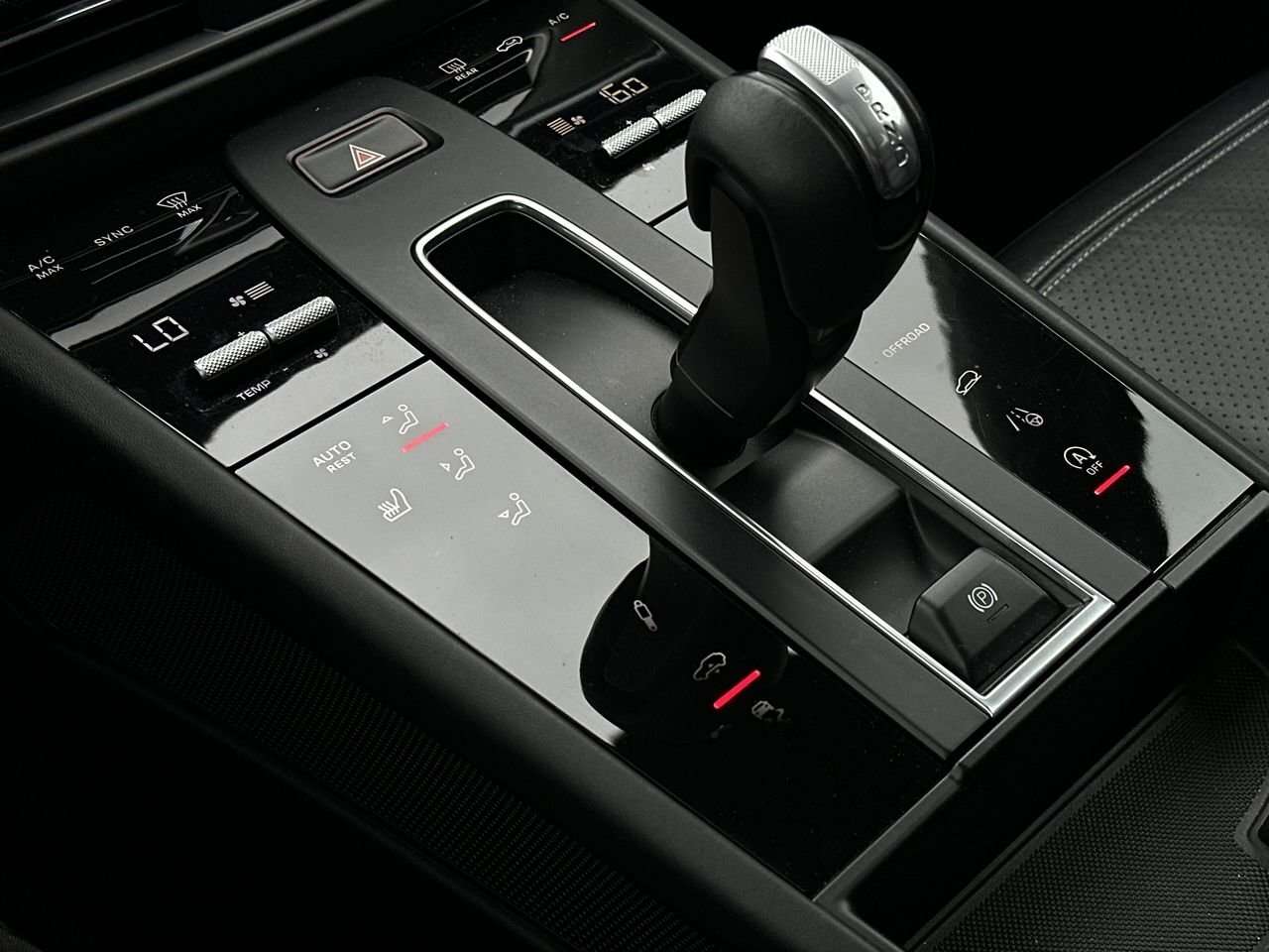 2022 Porsche Macan Adaptive Sport Seats! 360 Cameras! Sport Chrono Pa thumb 27