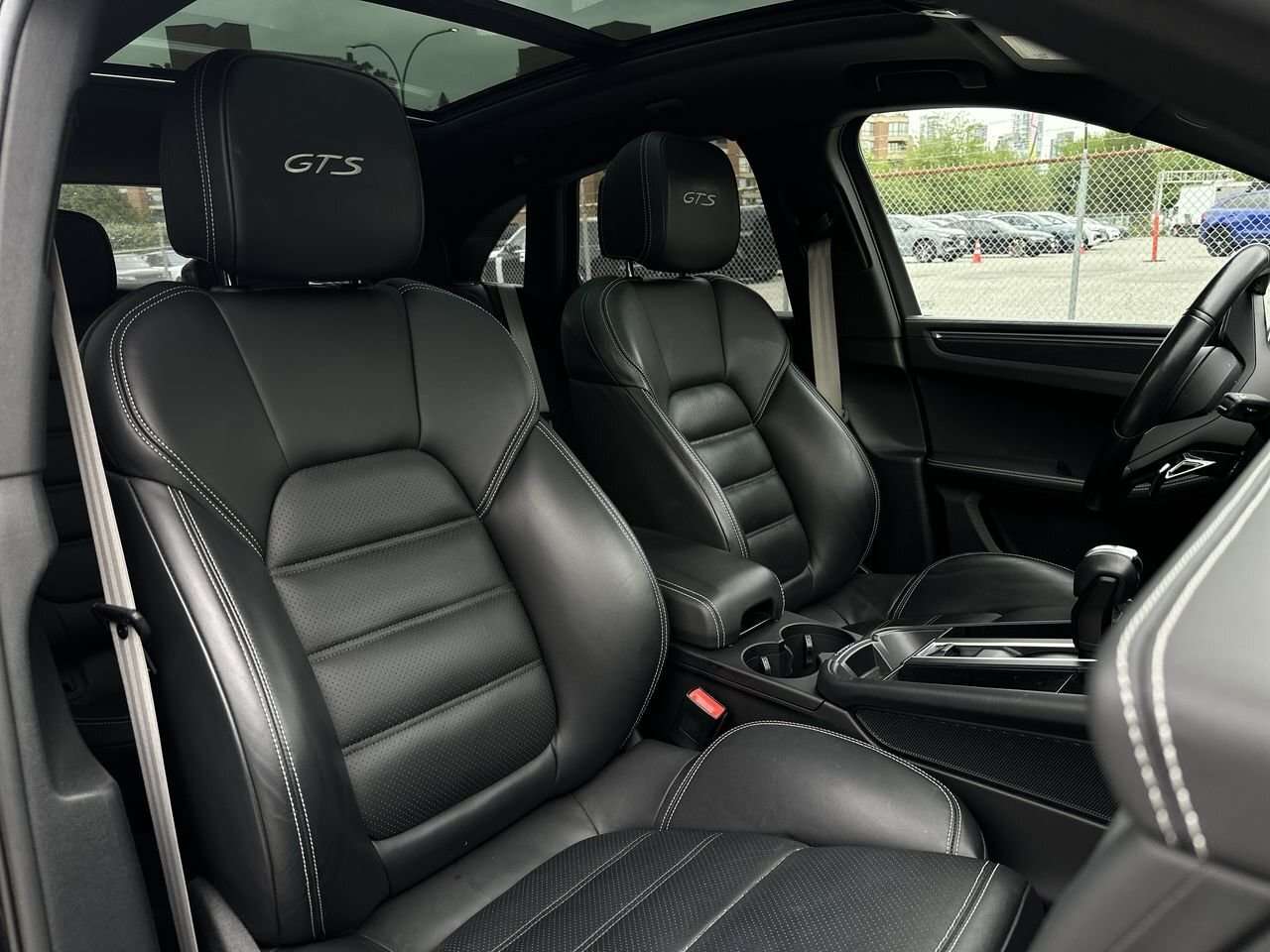 2022 Porsche Macan Adaptive Sport Seats! 360 Cameras! Sport Chrono Pa thumb 33