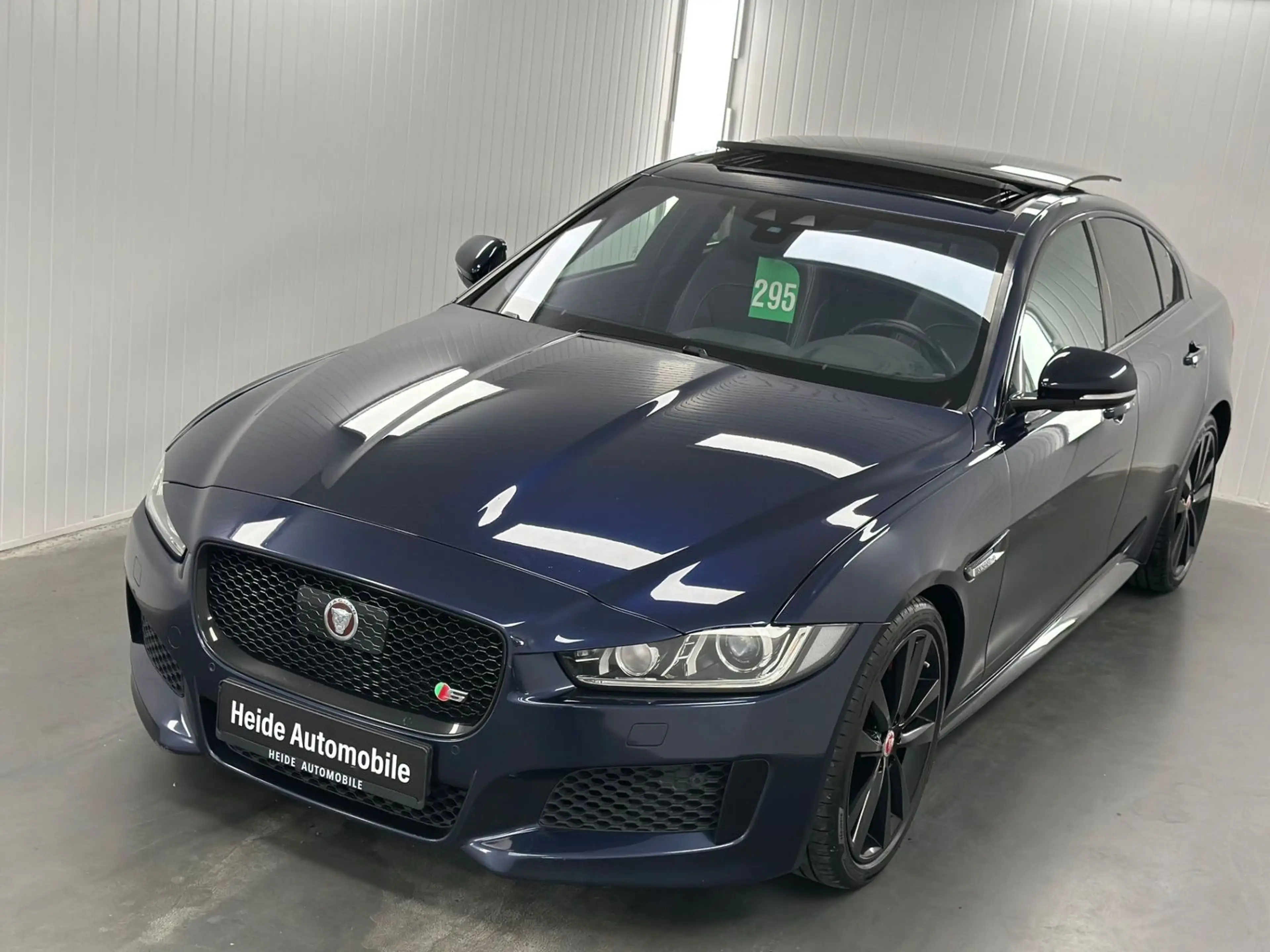 Jaguar XE S 3.0 V6 Kompressor Black Pack Pano 19Zoll — photo 7