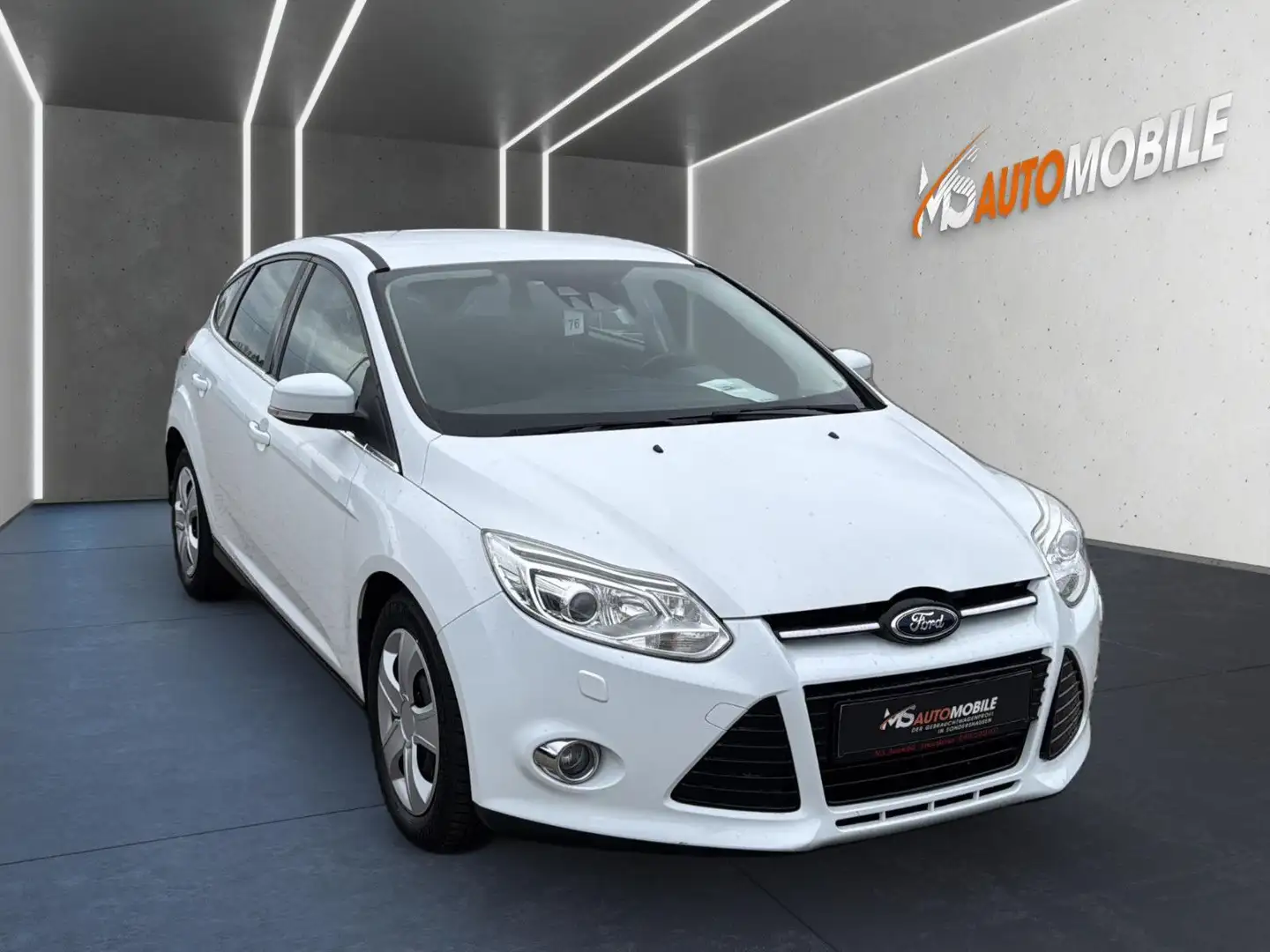 Ford Focus Lim. Titanium+RFK+XENON+NAVI+KLIMAAUTO Weiß - 2