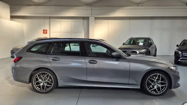 BMW 320 d Touring mhev 48V -NEW MODEL-CERCHI 19-TETTO PAN.