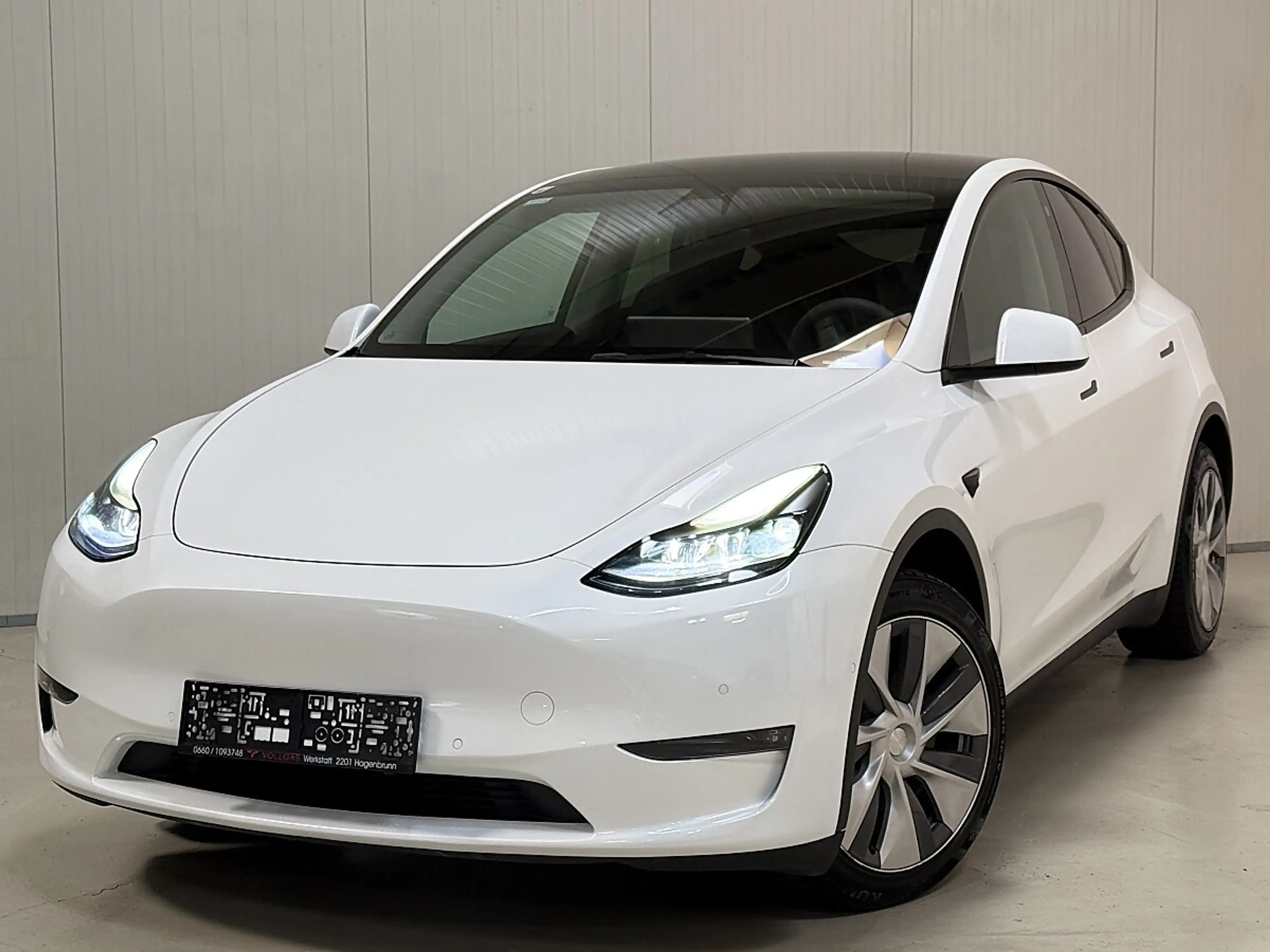 Tesla Model Y Long Range AWD 75kWh — photo 2