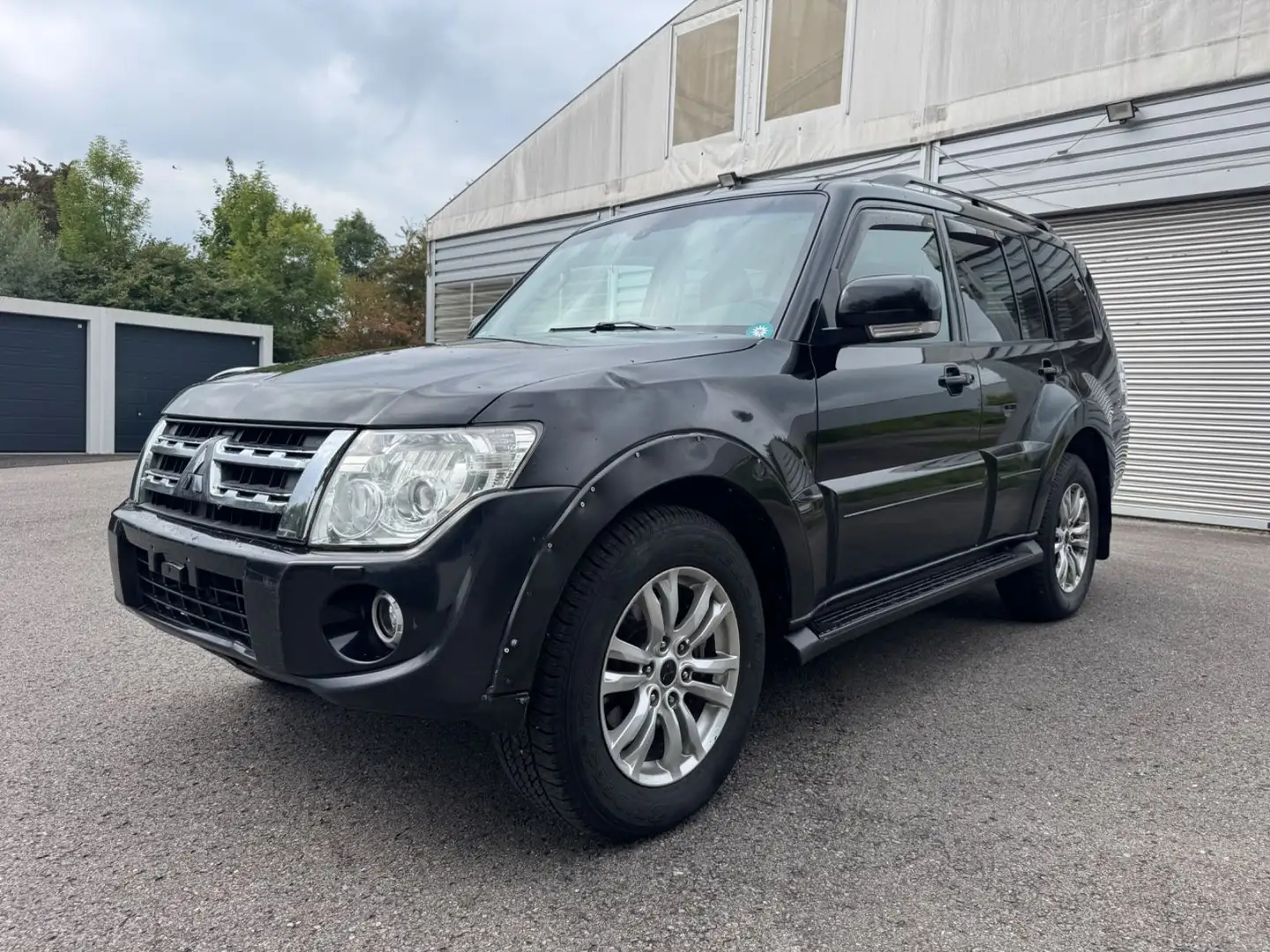 Mitsubishi Pajero 3.2 DI-D Instyle *Euro5*Automatik* Schwarz - 1