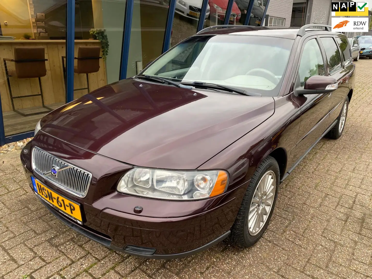 Volvo V70 2.5T AWD Automaat 210PK Youngtimer Rouge - 1