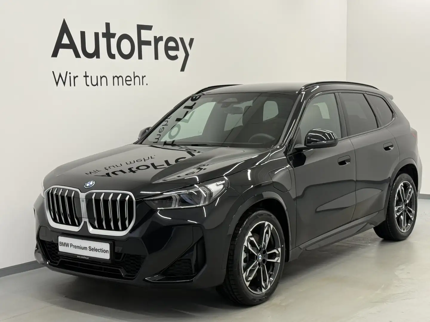 BMW X1 xDrive30e Schwarz - 1