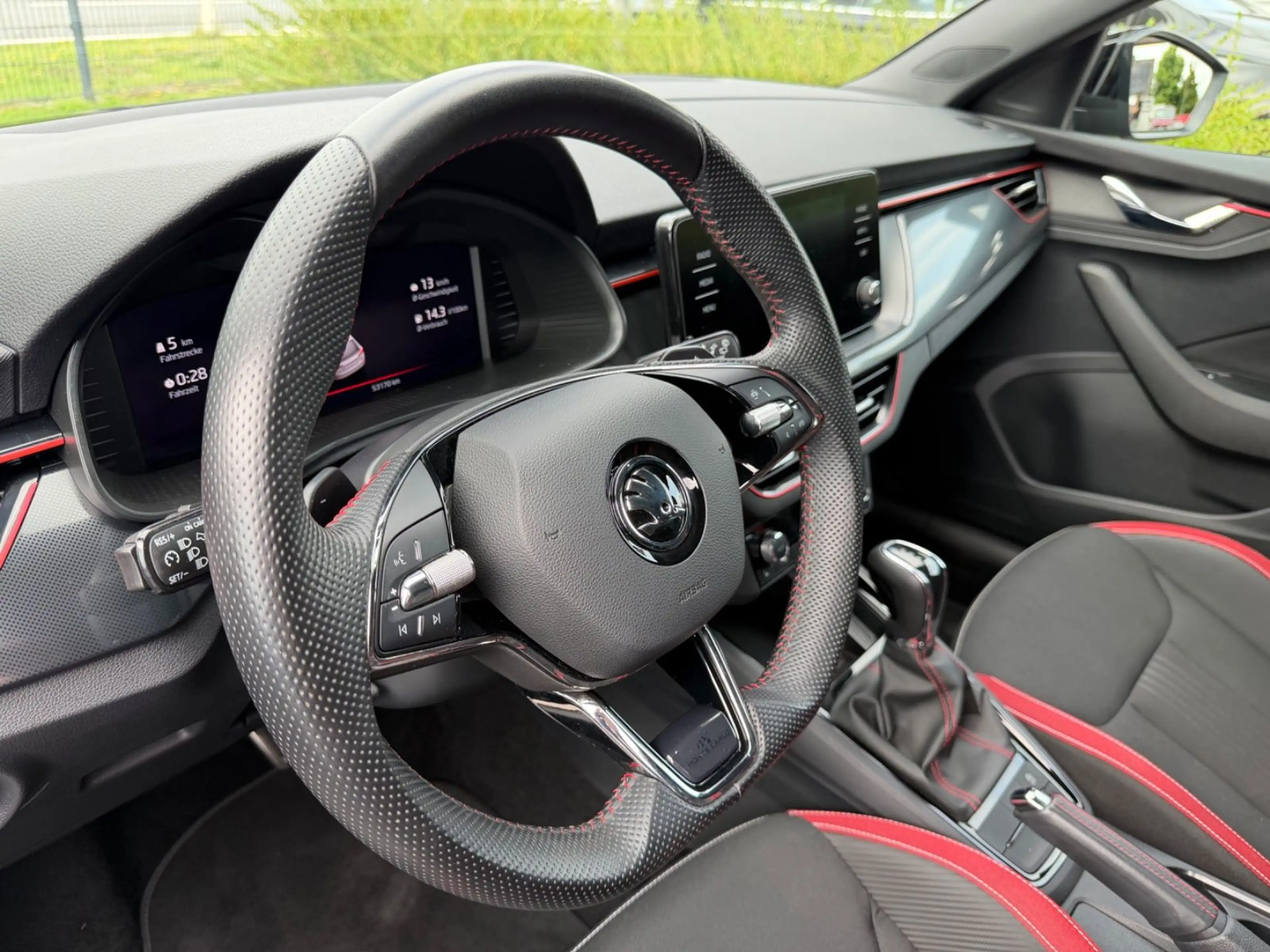 Skoda Scala Monte Carlo Pano Kamera LED CarPlay uvm. — photo 9