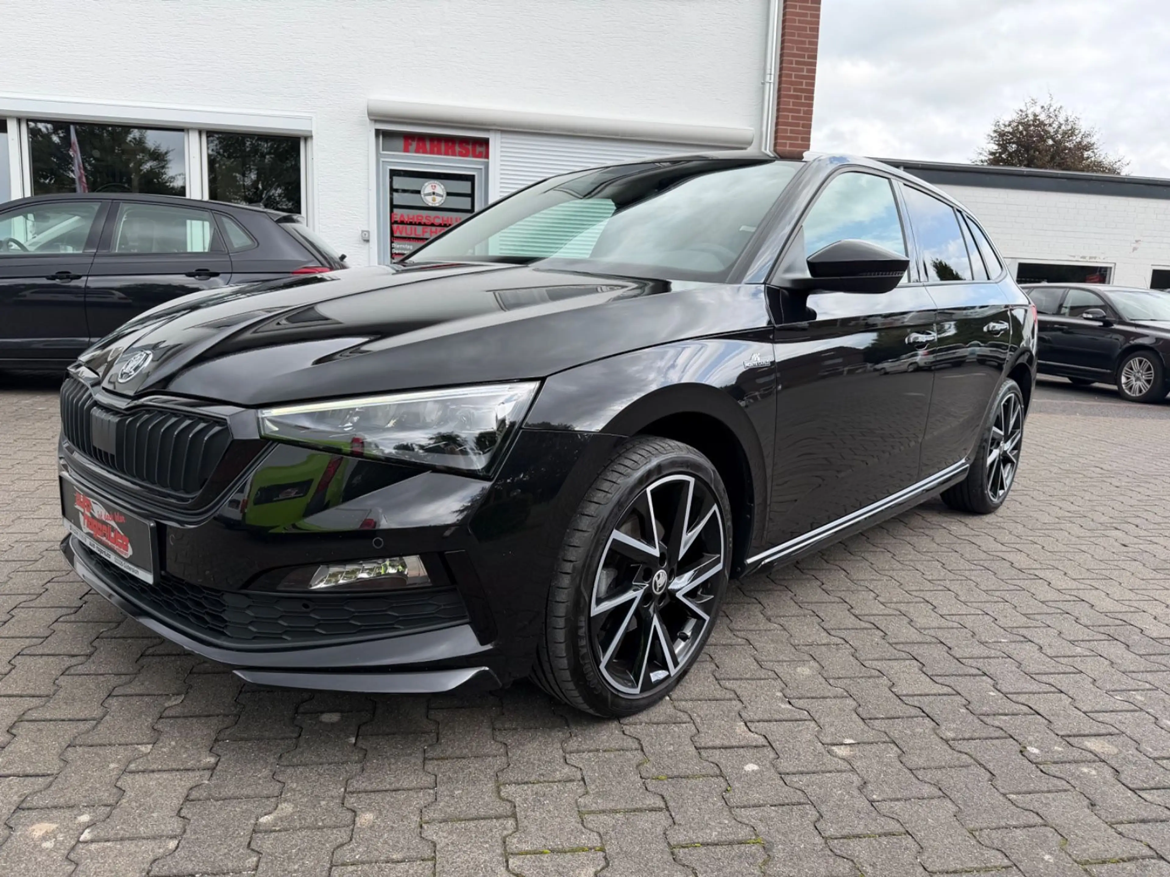 Skoda Scala Monte Carlo Pano Kamera LED CarPlay uvm. — photo 3