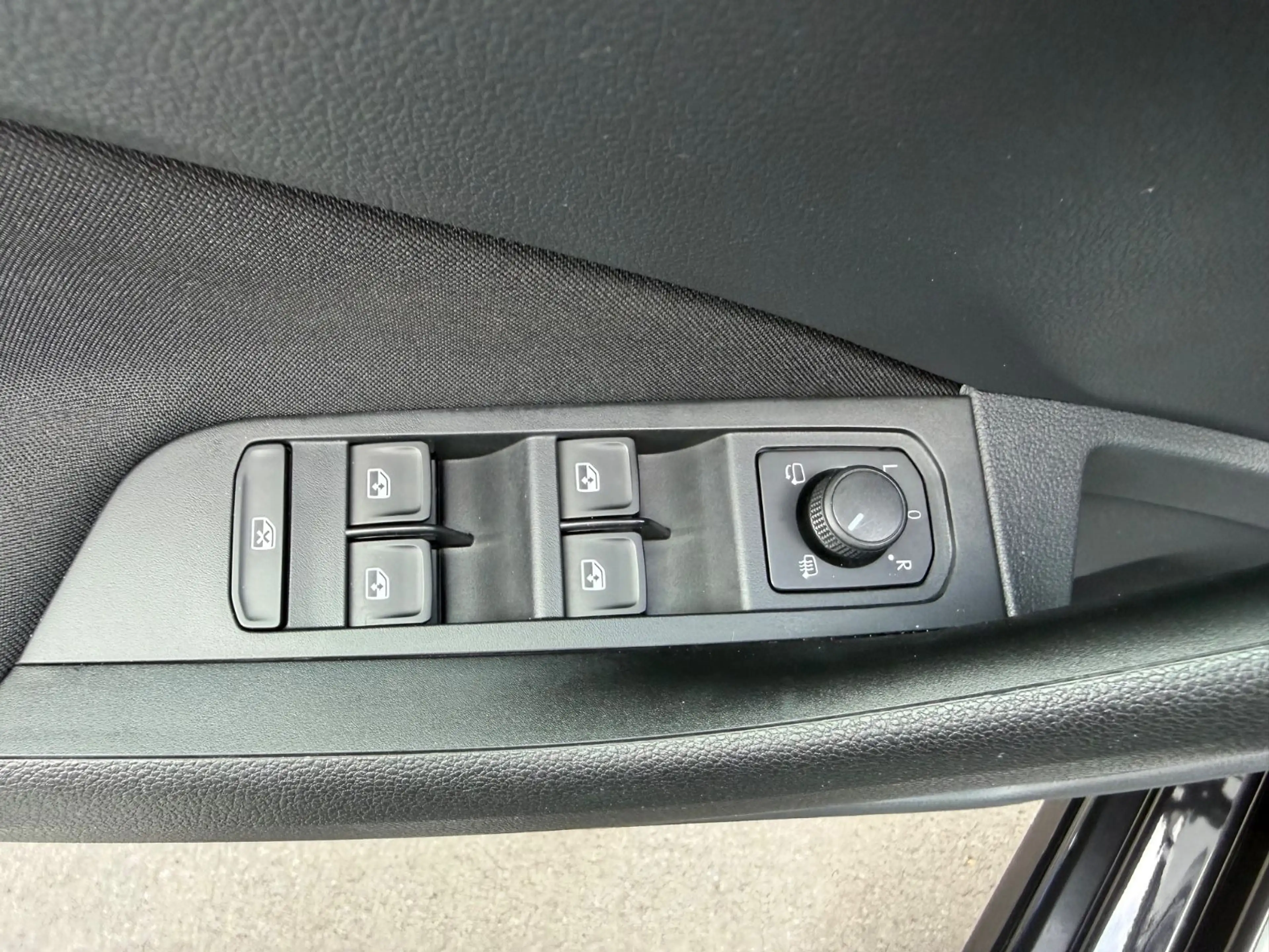 Skoda Scala Monte Carlo Pano Kamera LED CarPlay uvm. — photo 10