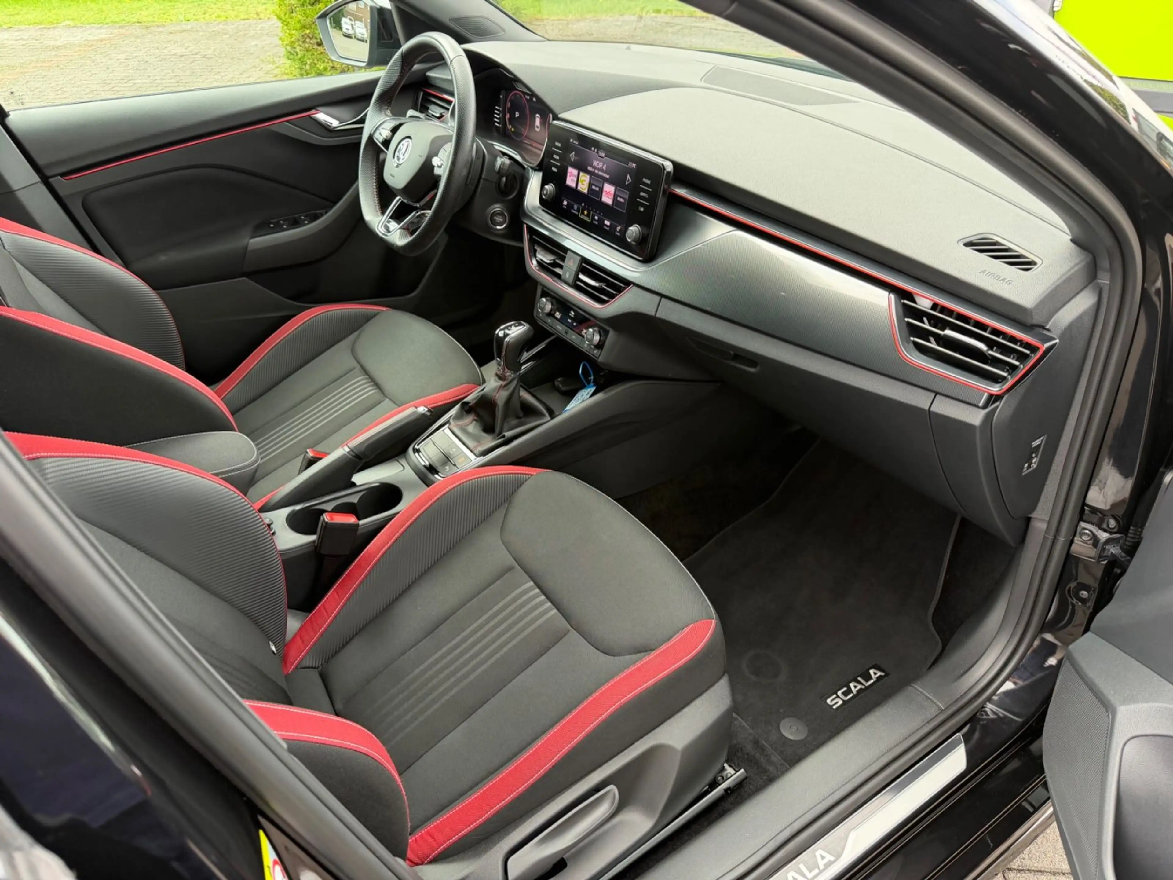 Skoda Scala Monte Carlo Pano Kamera LED CarPlay uvm. — photo 8