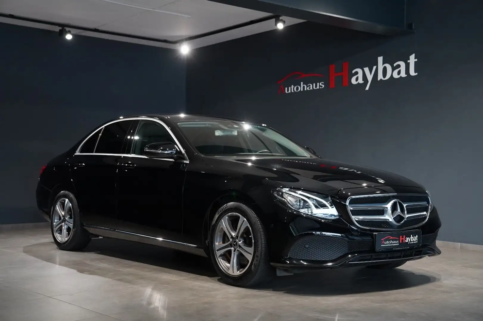 Mercedes-Benz E 220 d Avantgarde 4Matic Comand LED Leder Kamera Negro - 1