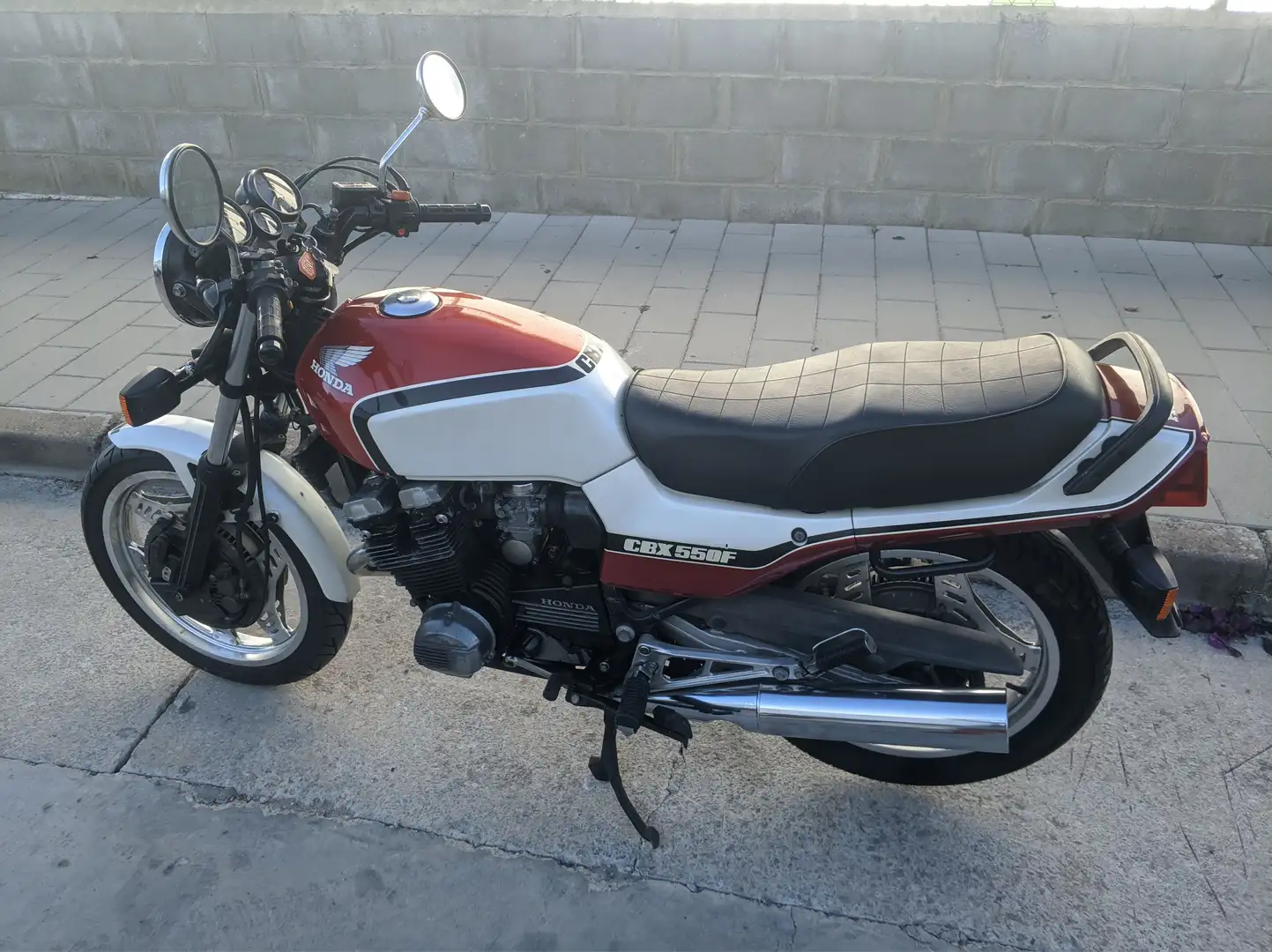 Honda CBX 550 F Red - 1