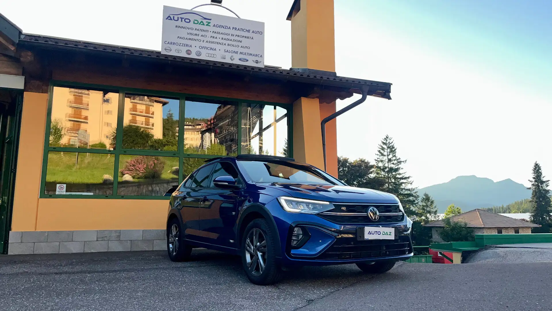 Volkswagen Taigo 1.0 TSI 110 CV R-Line Blu/Azzurro - 1
